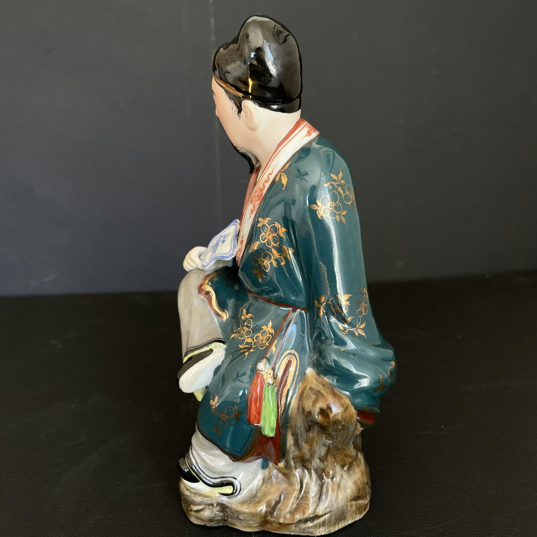 A Vintage / Antique Chinese porcelain figurine mid 20th c #1437
