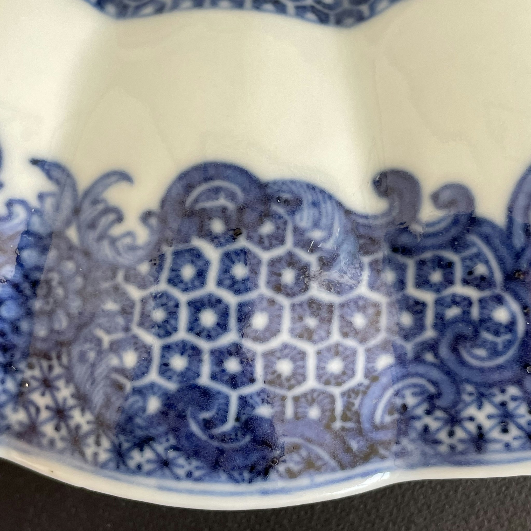 Antique Chinese plate in blue and white, Qianlong period #1462