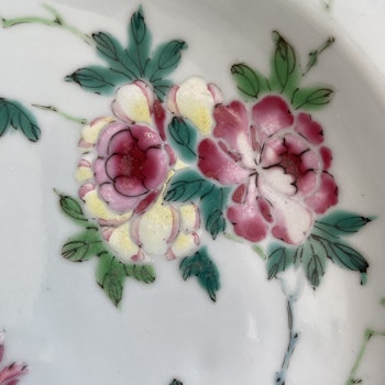 Chinese famille rose plate, Qianlong, 18th c #1489