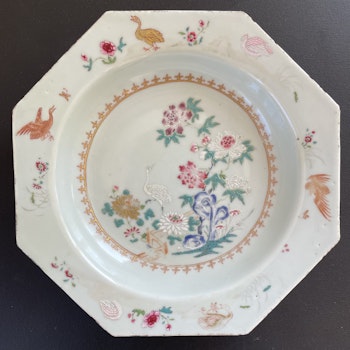 Chinese famille rose octagonal plate, Qianlong, 18th c #1486