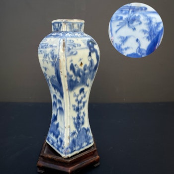 Chinese blue and white rectangular meiping vase , Kangxi period #1495