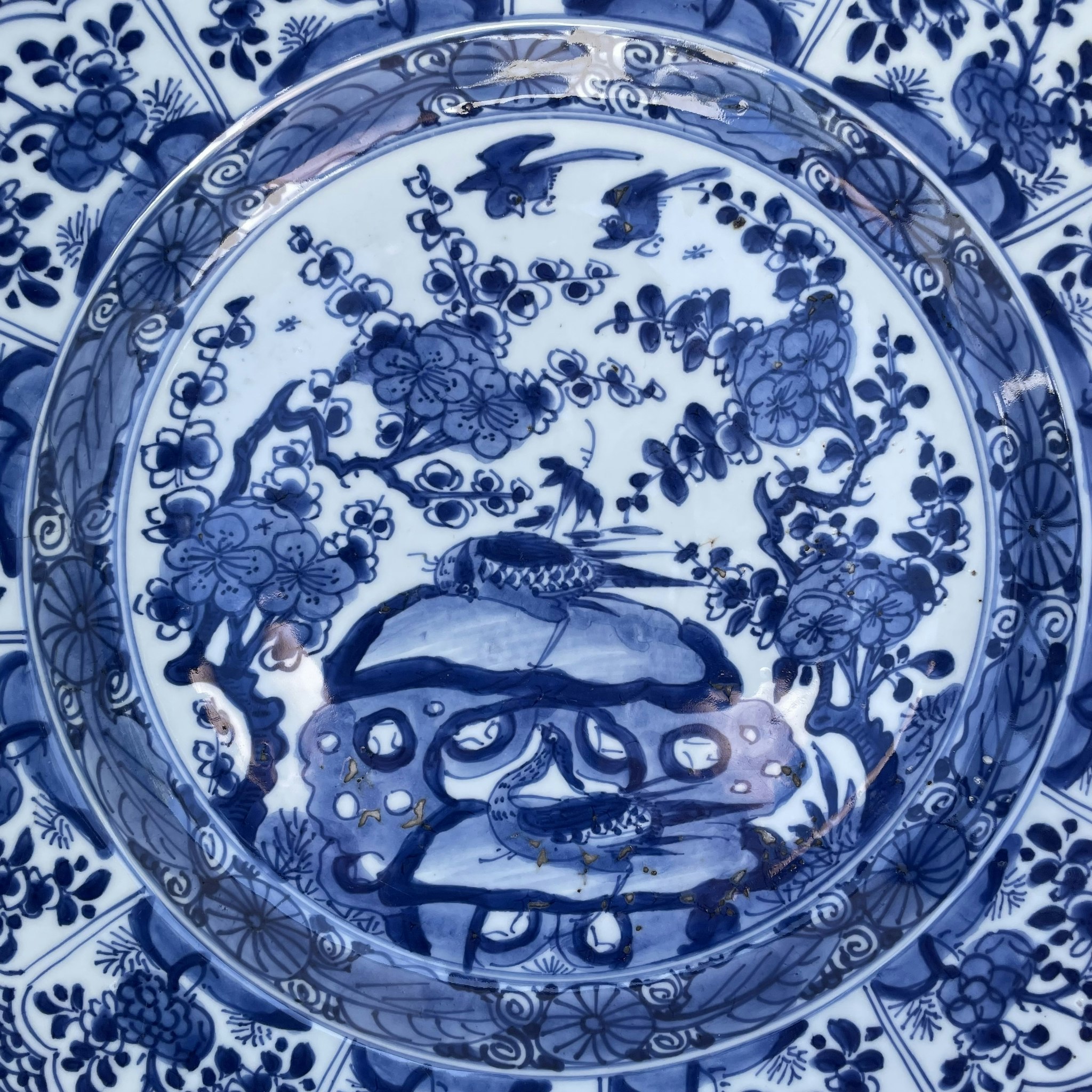 Antique Chinese blue and white charger , Kangxi period #1506