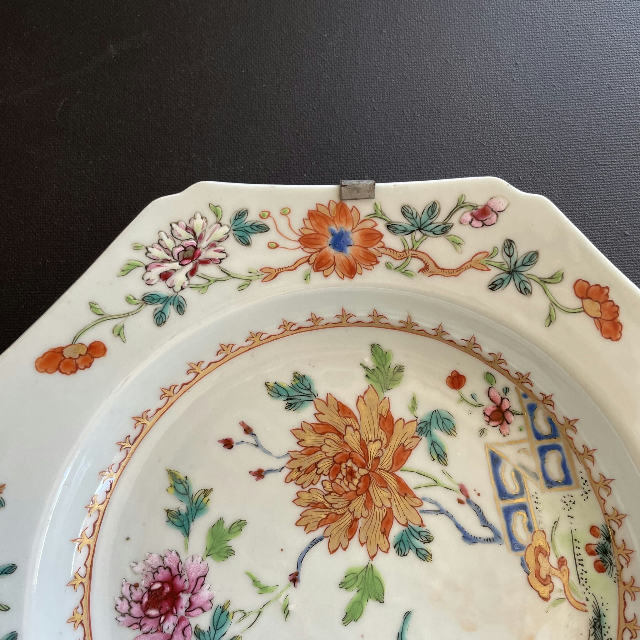 Chinese antique famille rose plate, Qianlong, 18th c #1509