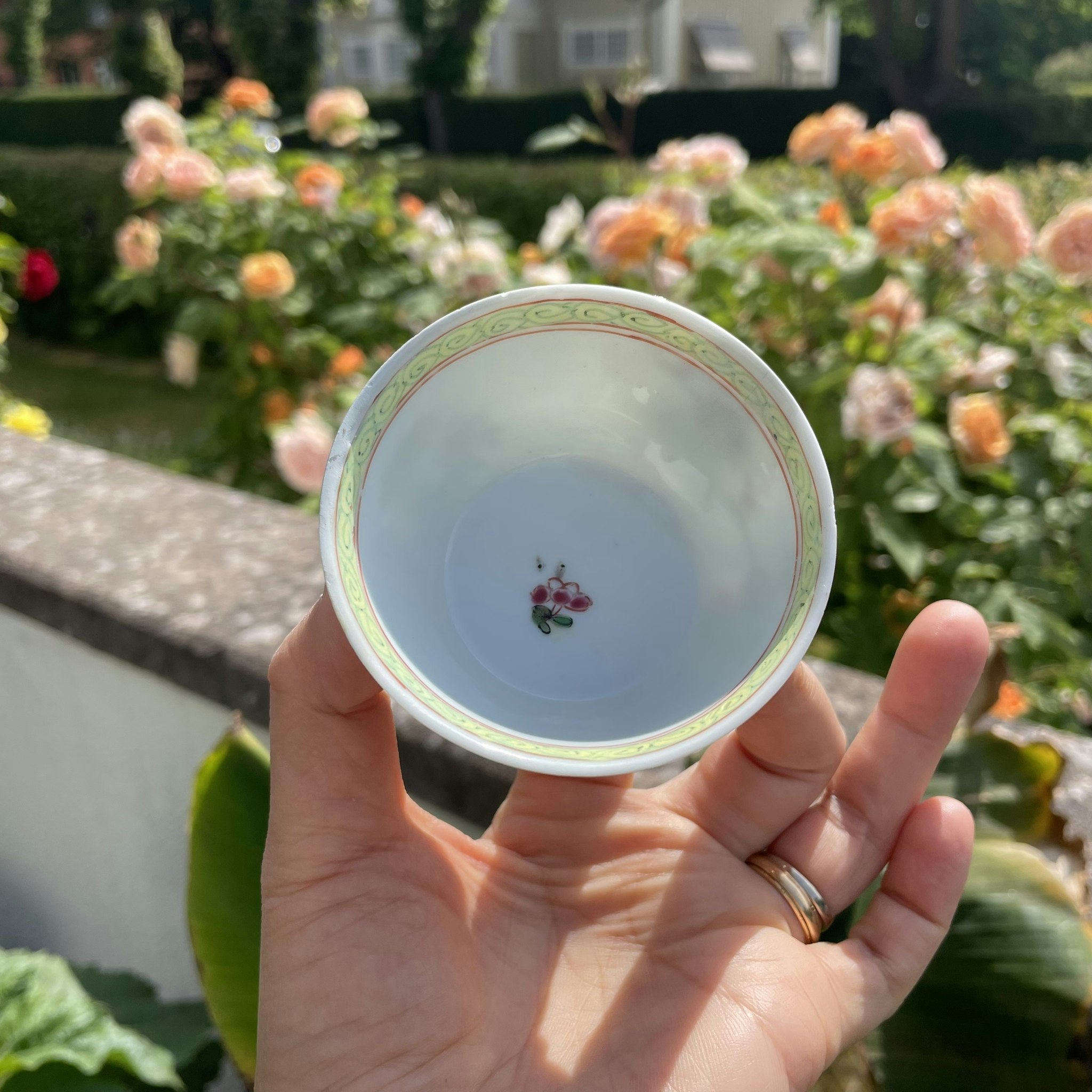 Chinese Antique Porcelain teacup Yongzheng / Qianlong Period Famille Rose #1520