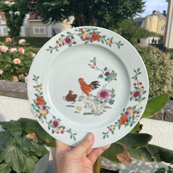 Chinese antique famille rose plate with roosters, 18th century #1526