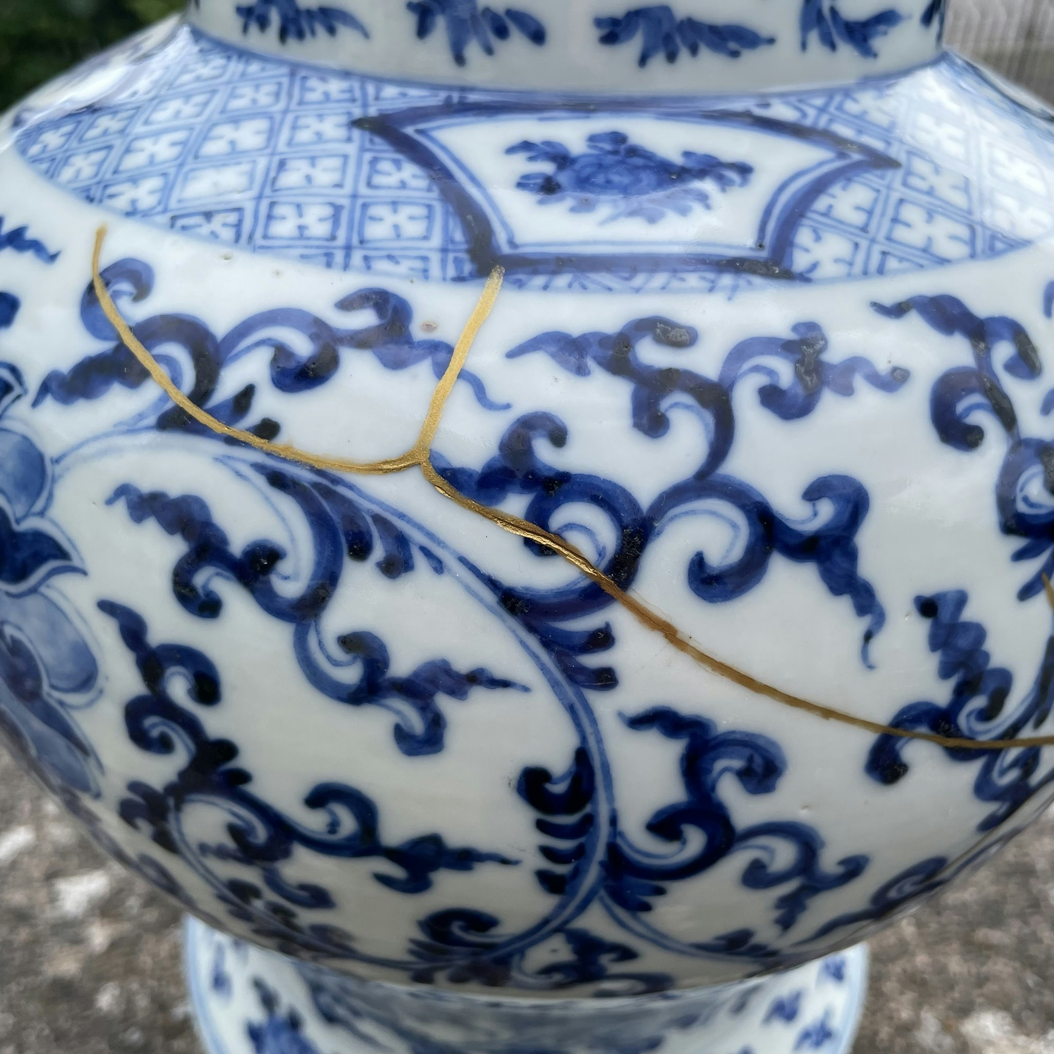 Chinese Antique underglazed blue and white lidded jar Late Qing Dynasty #1536