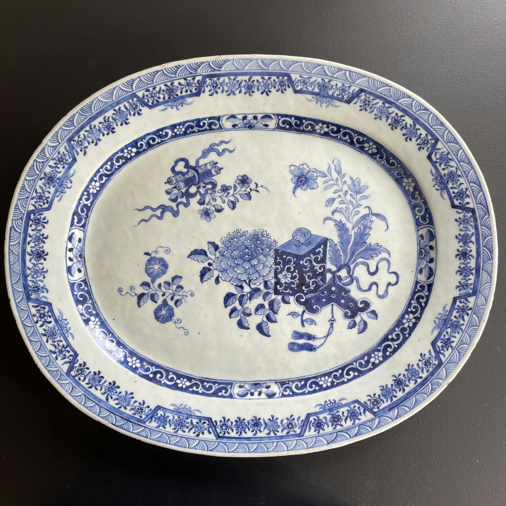 Chinese Antique Export Blue and White Porcelain platter, Qianlong period #1543