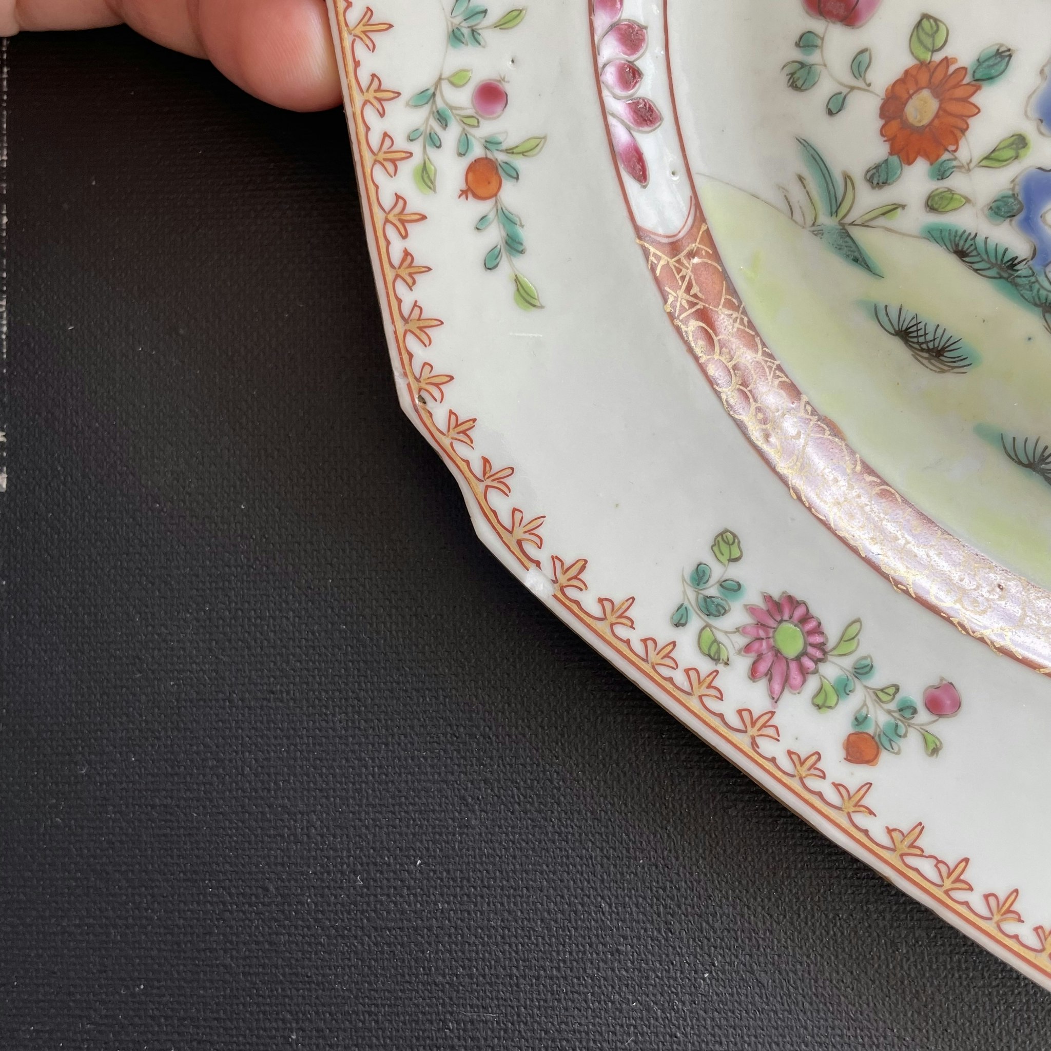 Chinese Antique famille rose plate, Qianlong, 18th c #1547