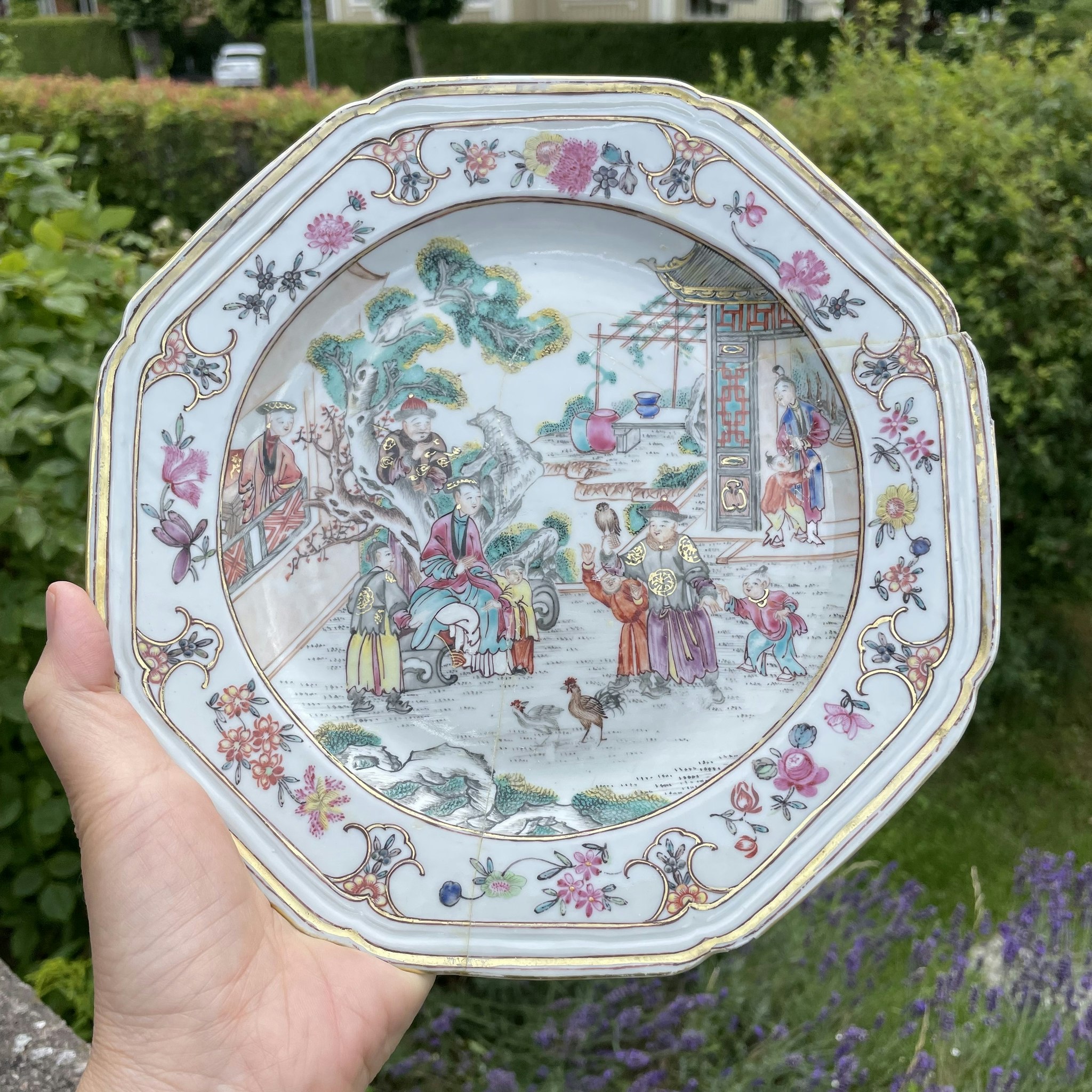 Chinese Antique rose mandarin plate, Qianlong, 18th c #1552