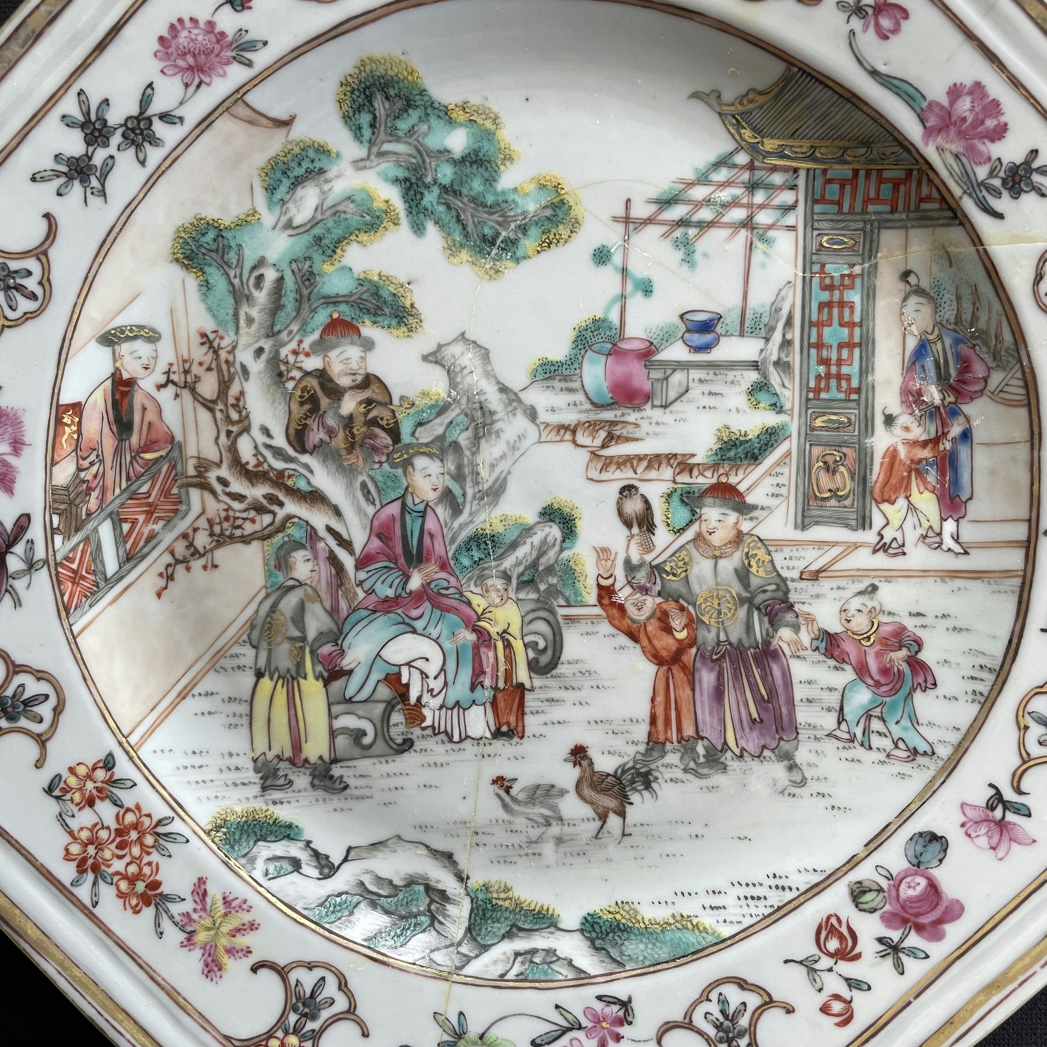 Chinese Antique rose mandarin plate, Qianlong, 18th c #1552