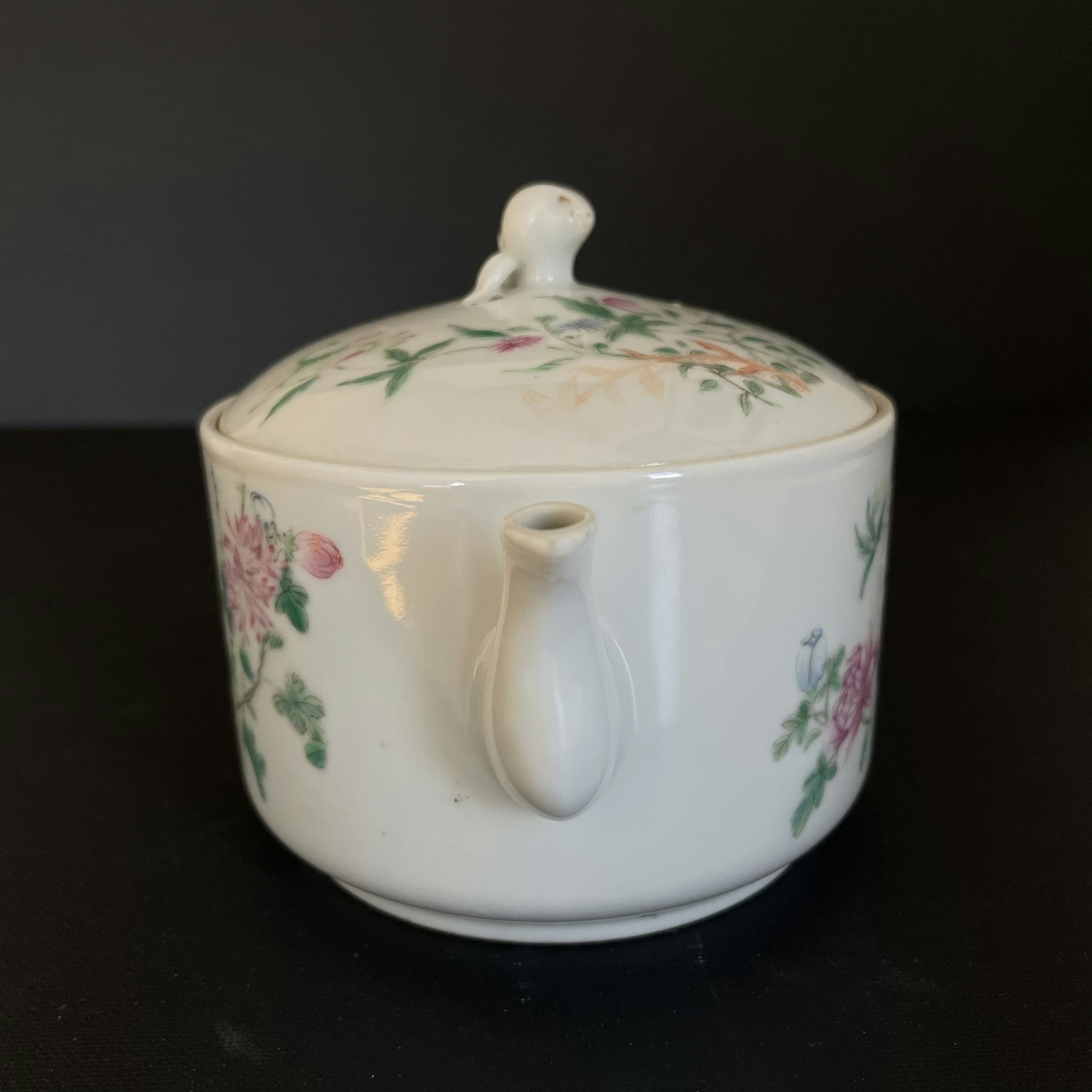 Chinese Antique famille rose teapot 19th century #1582