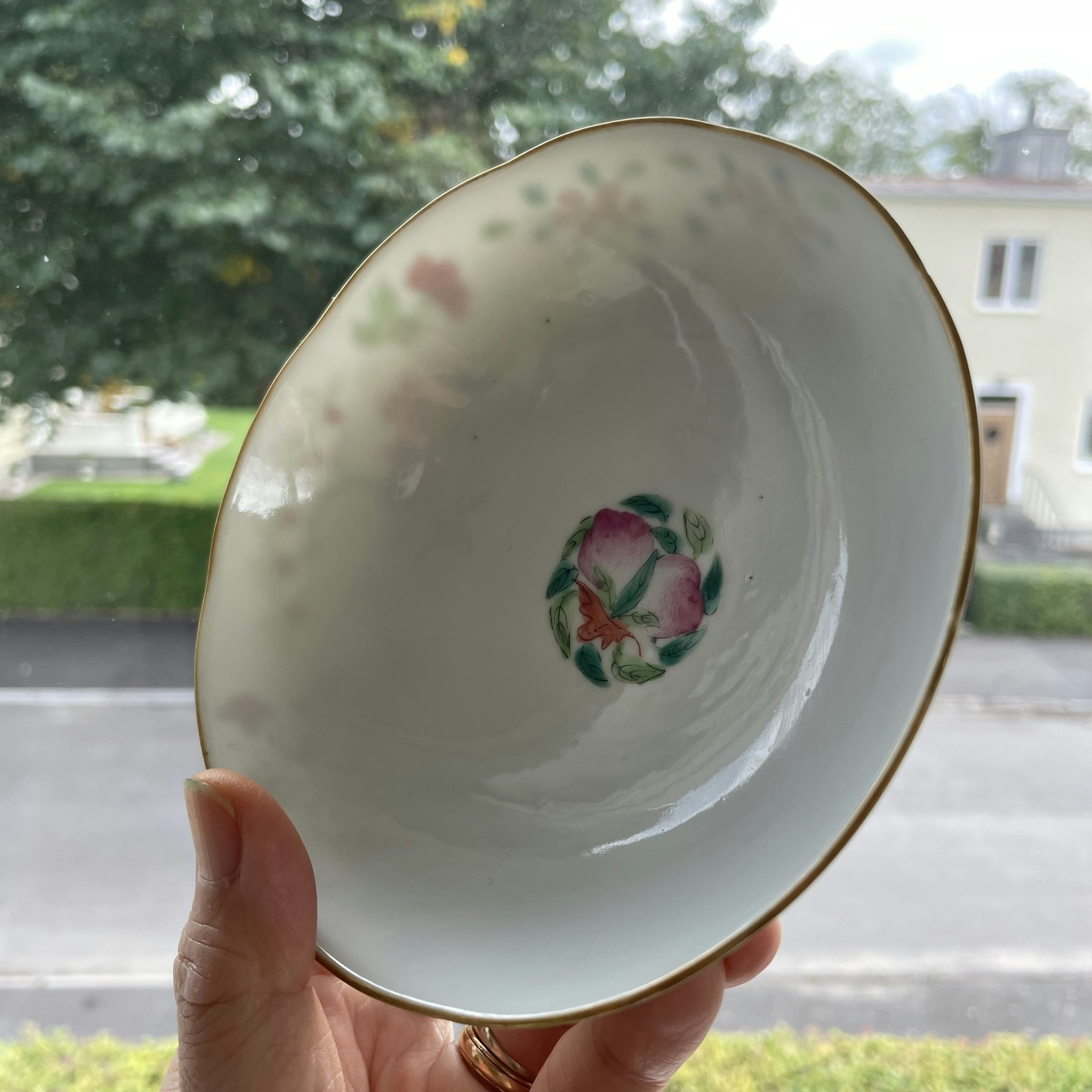 Hover to zoom Chinese Antique Porcelain bowl, four seasons flowers, Daoguang, Mid 19th c #1599