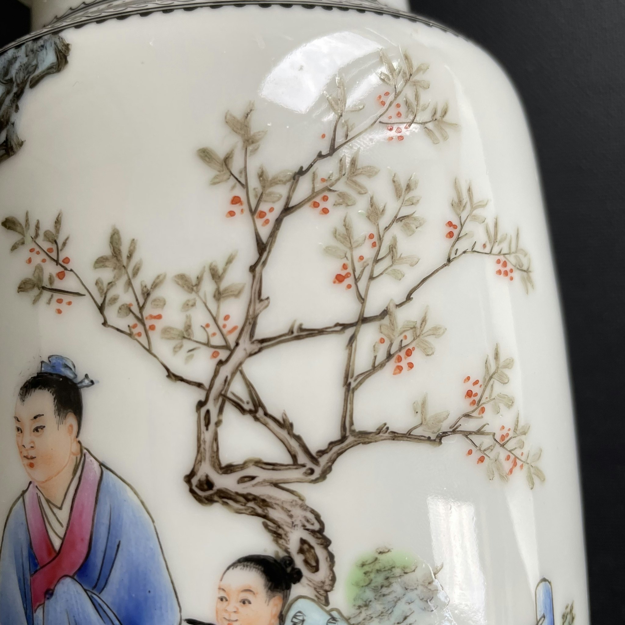 A vintage Chinese famille rose vase 1950-1970's #1603