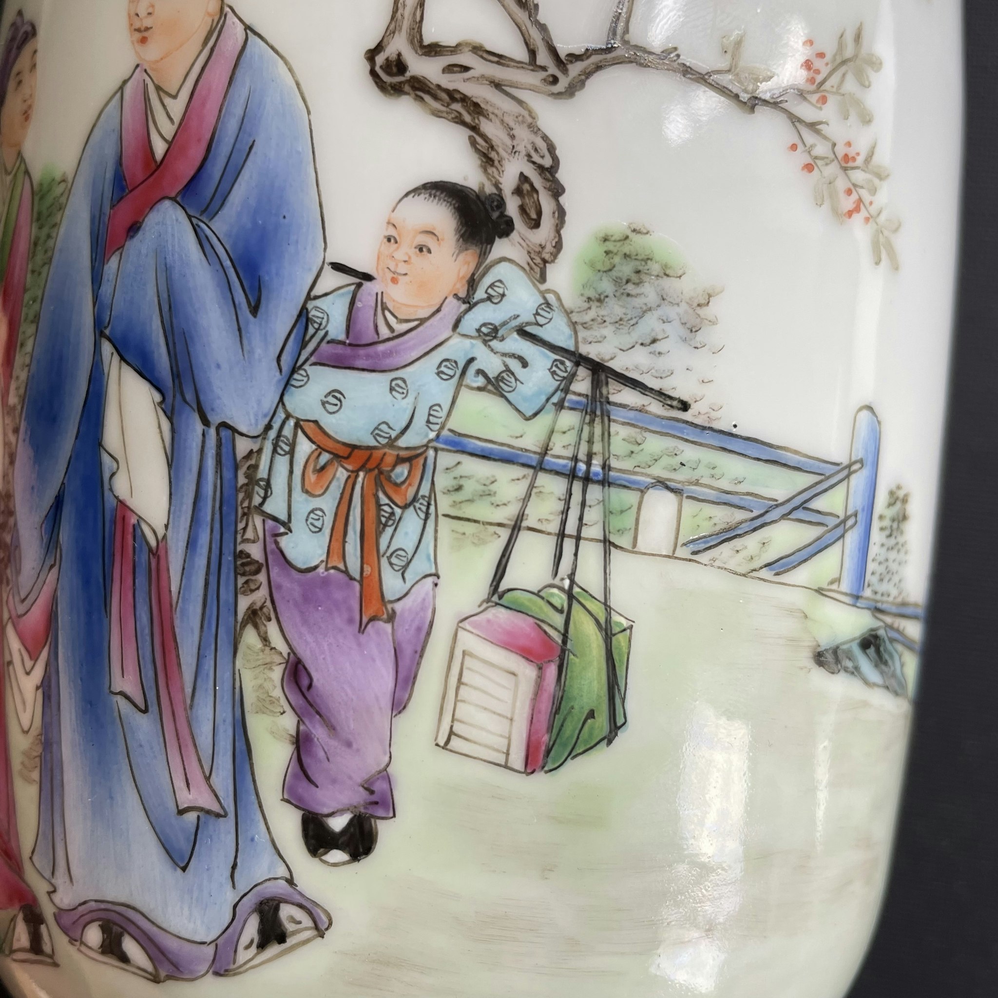 A vintage Chinese famille rose vase 1950-1970's #1603