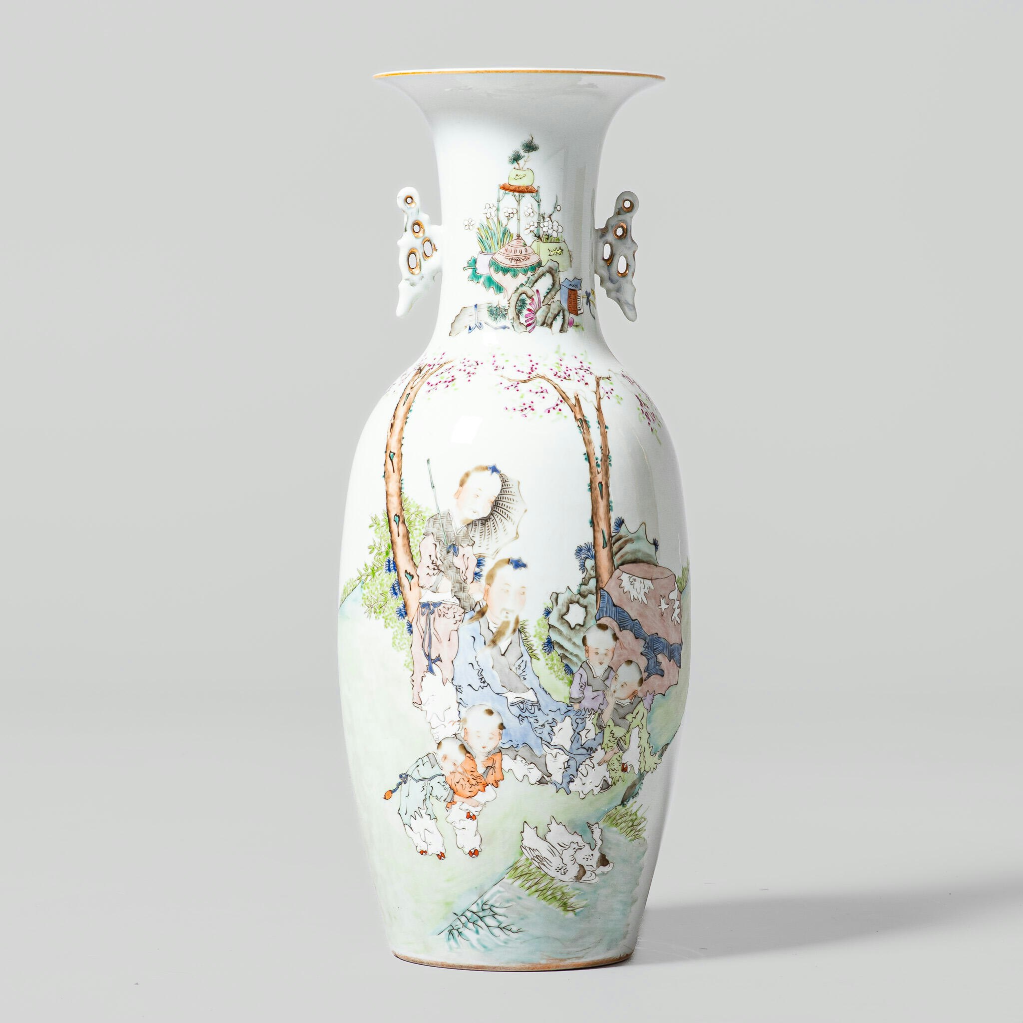 Large vase decorated in Qianjiang cai 汪照藜, Late Qing / Republic period #1568