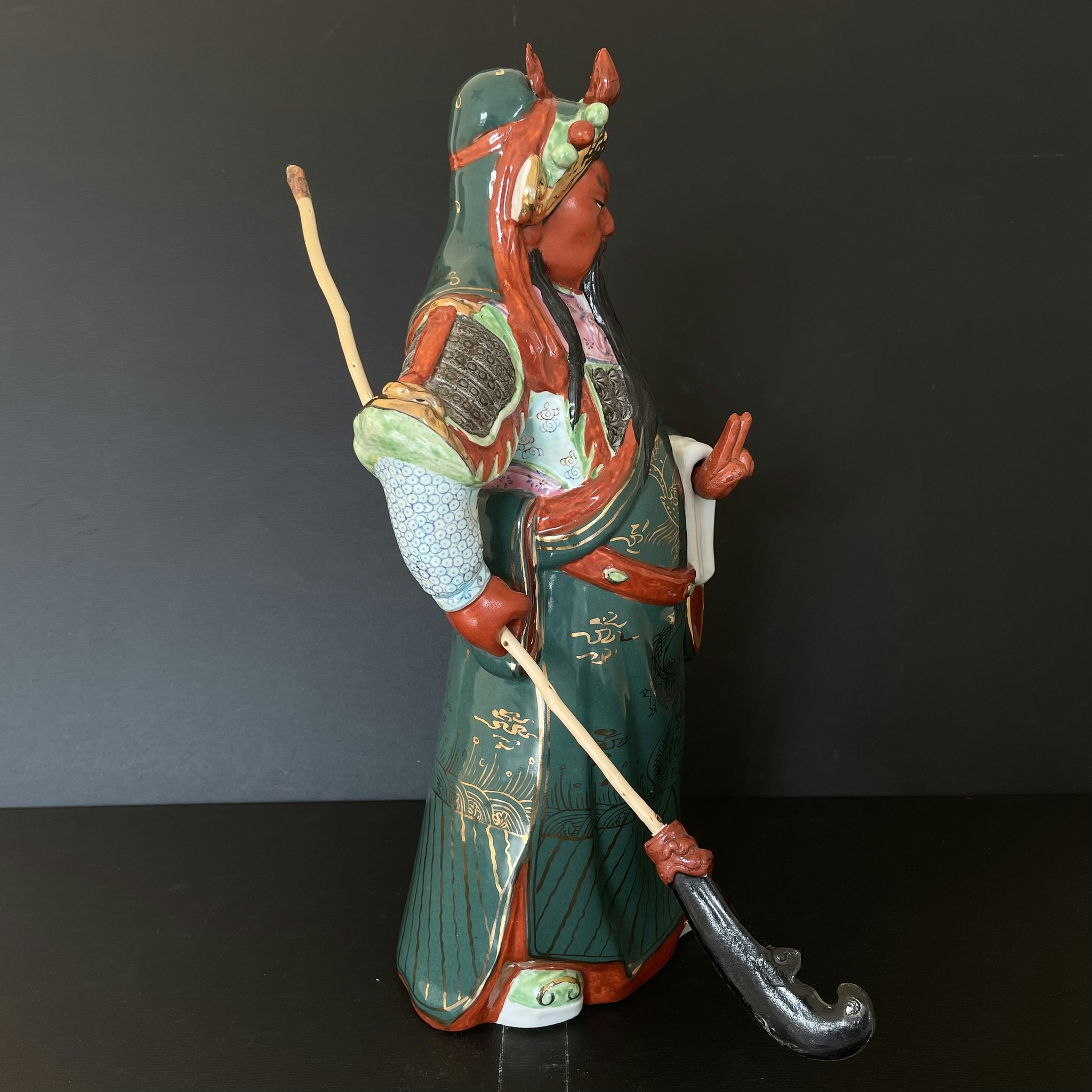 Vintage Chinese porcelain figurine of Guanyu, 20th c #1611