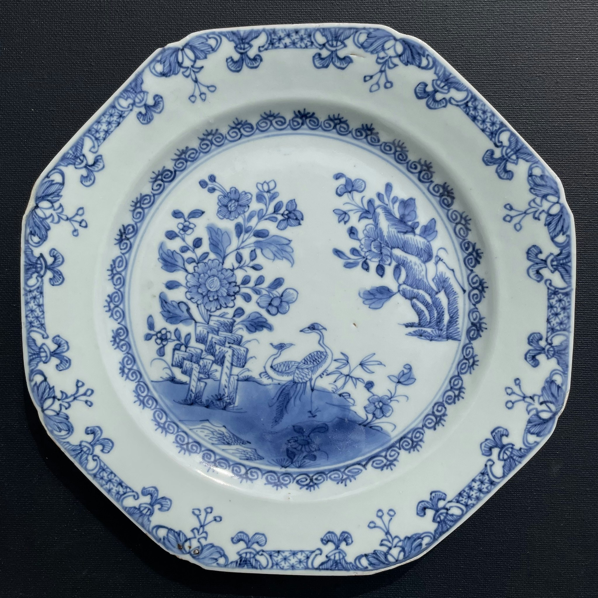 Chinese Antique blue and white porcelain plate 18th C Qianlong period #1618