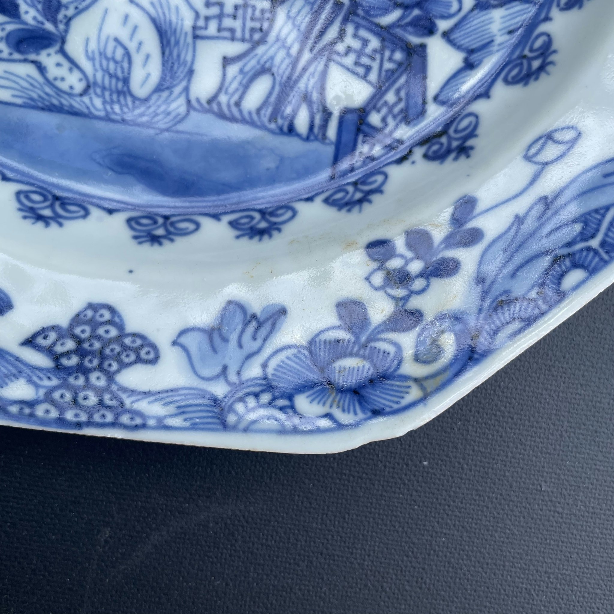 Chinese Antique blue and white porcelain plate 18th C Qianlong period #1619