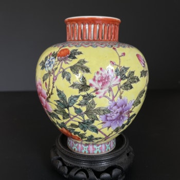 Vintage Chinese porcelain vase / censer, mid 20th c #1632