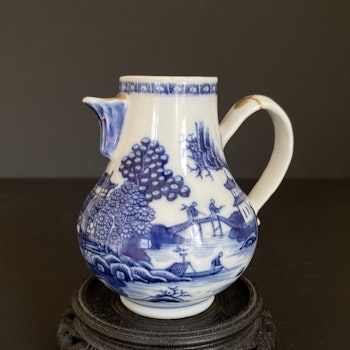 Chinese Antique blue and white creamer, Qianlong 18th c #1636