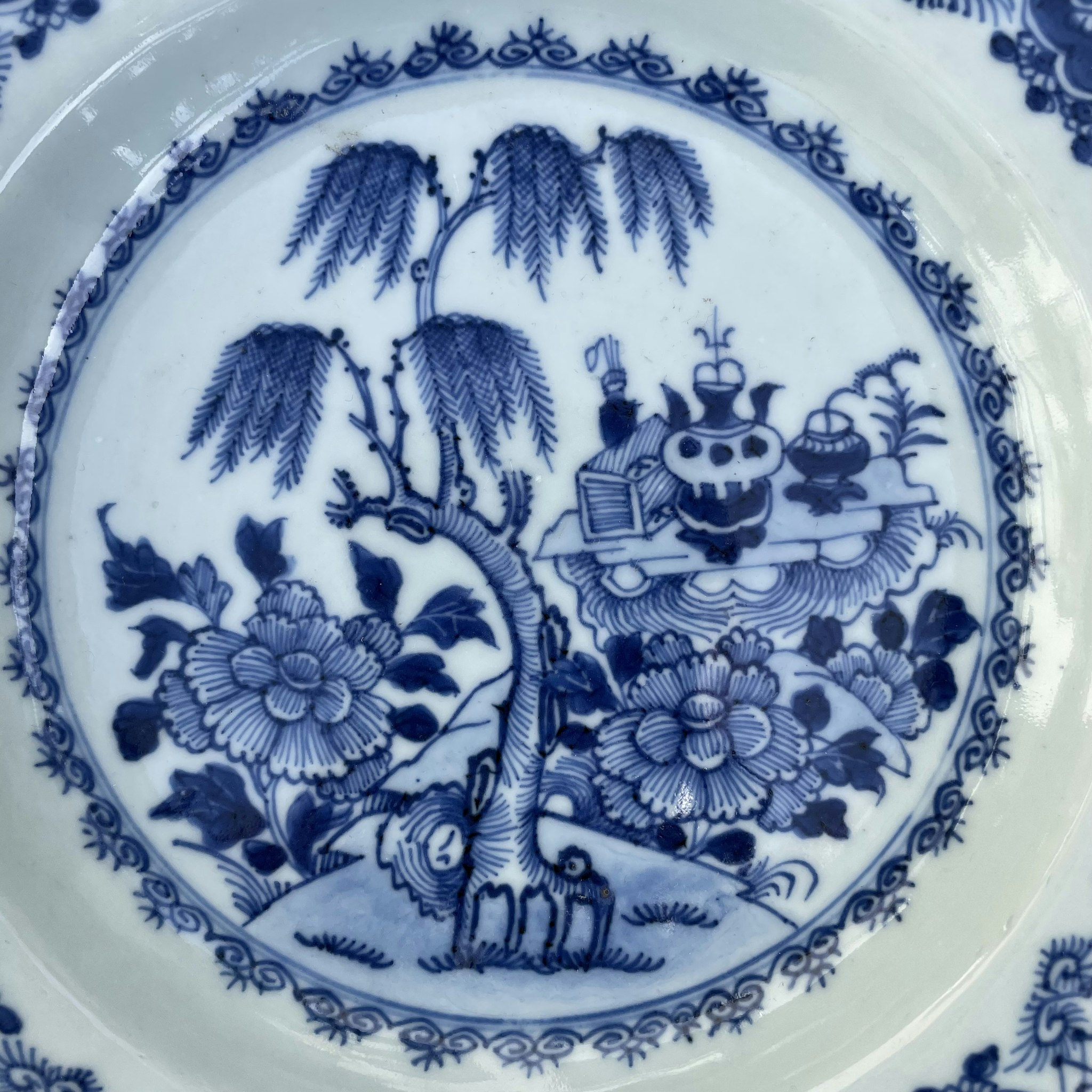 Chinese Antique blue and white porcelain plate 18th C Qianlong period #1635