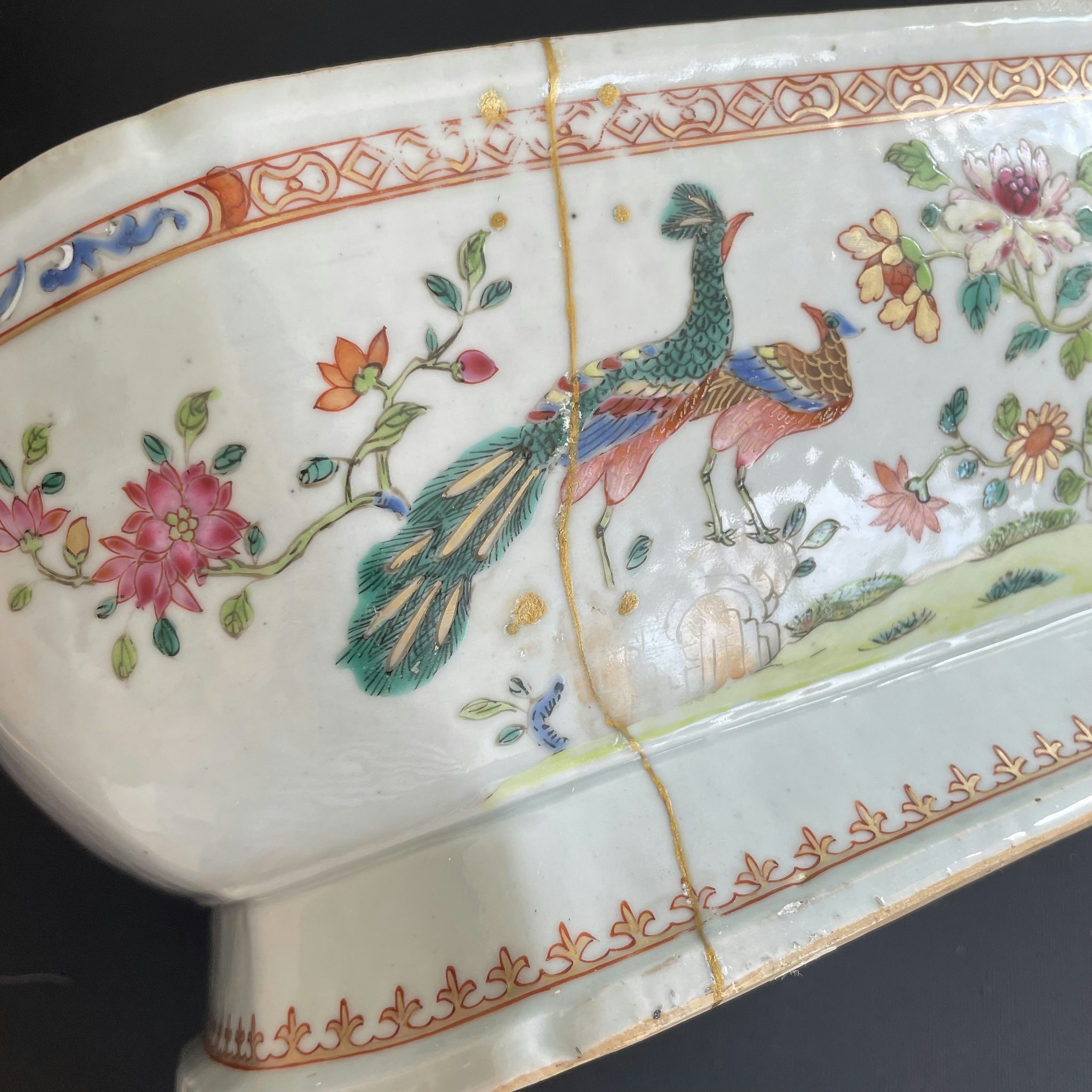 Chinese antique Famille Rose Tureen, Qianlong Period #1650