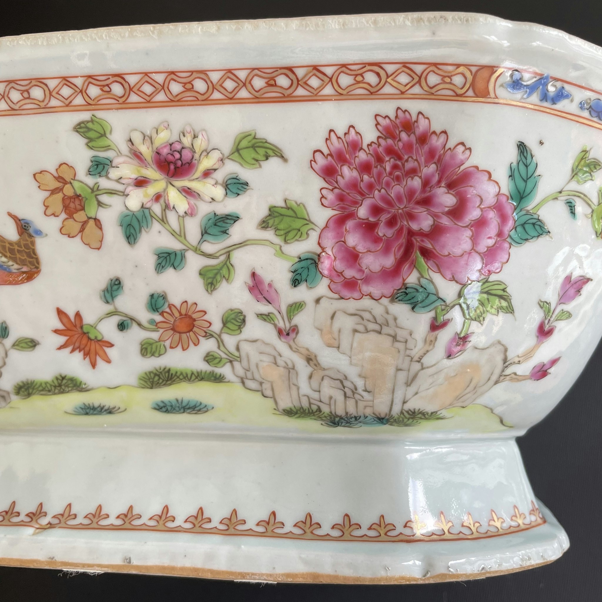 Chinese antique Famille Rose Tureen, Qianlong Period #1650