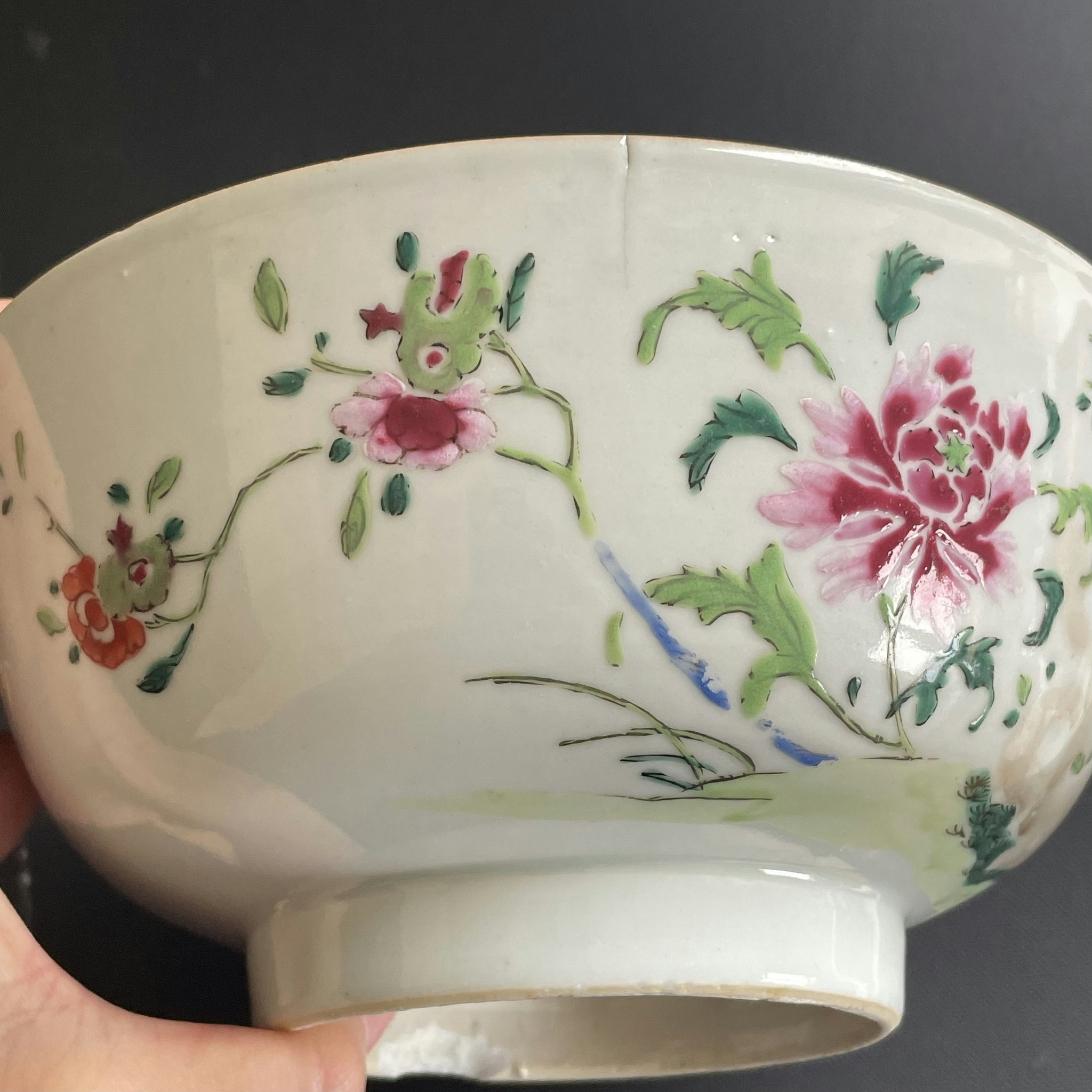 Large Chinese Antique Famille Rose bowl, Qianlong, 18th century #1665
