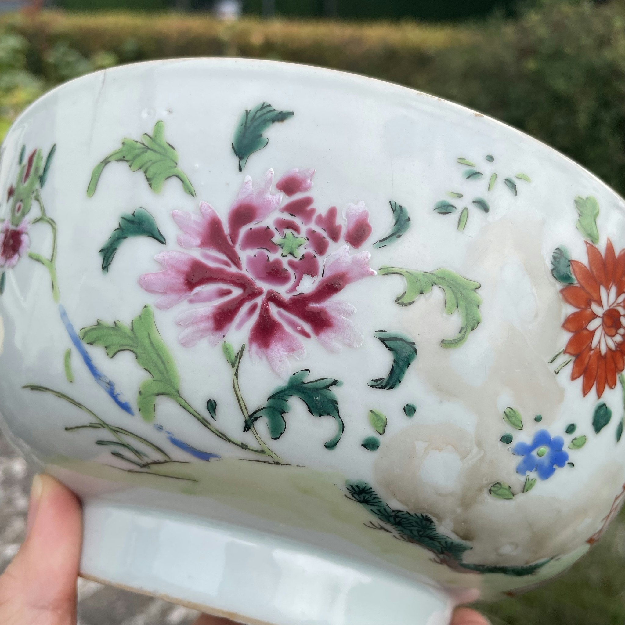 Large Chinese Antique Famille Rose bowl, Qianlong, 18th century #1665