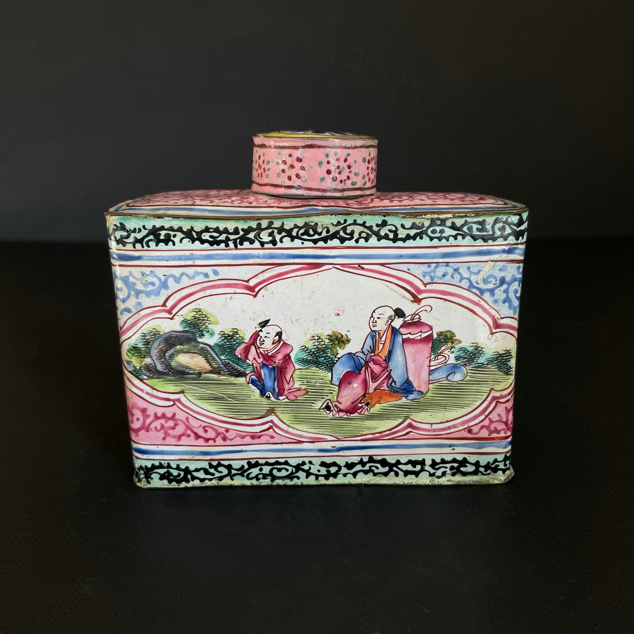 Chinese Antique Canton Enamel tea caddy , 18th c Qianlong Period #1670