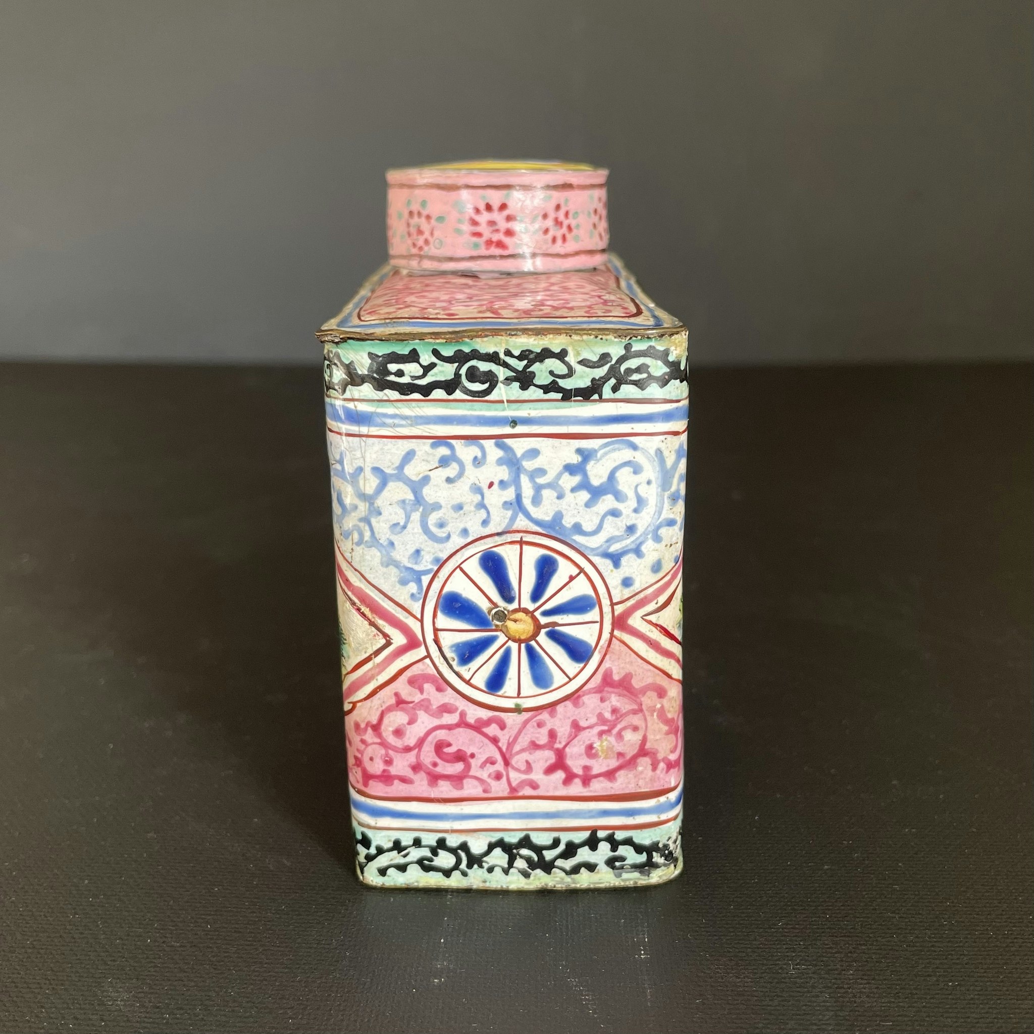 Chinese Antique Canton Enamel tea caddy , 18th c Qianlong Period #1670