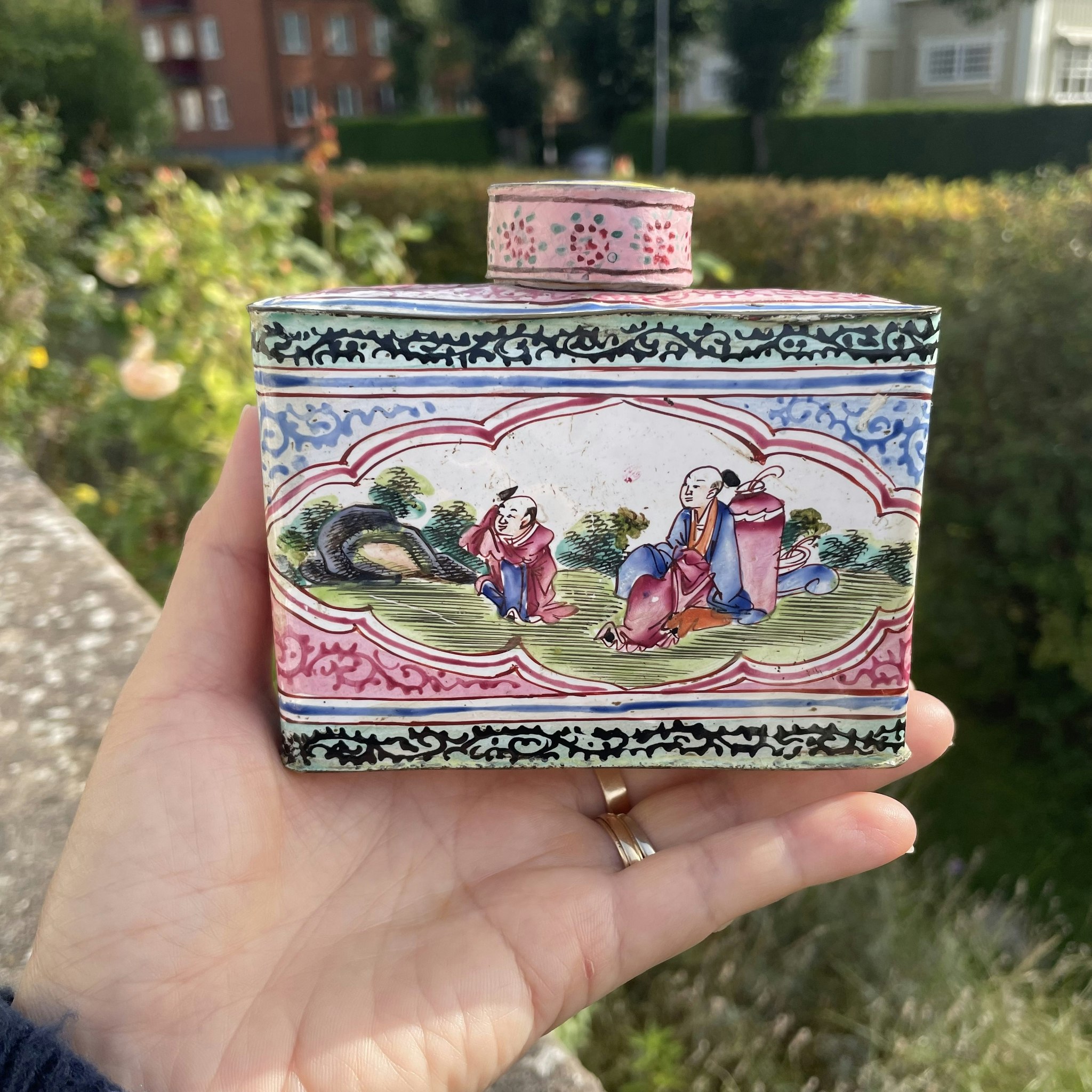 Chinese Antique Canton Enamel tea caddy , 18th c Qianlong Period #1670