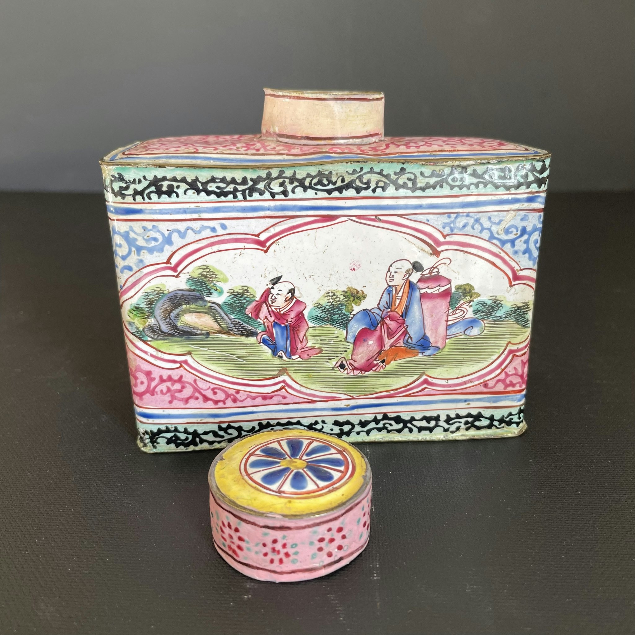 Chinese Antique Canton Enamel tea caddy , 18th c Qianlong Period #1670