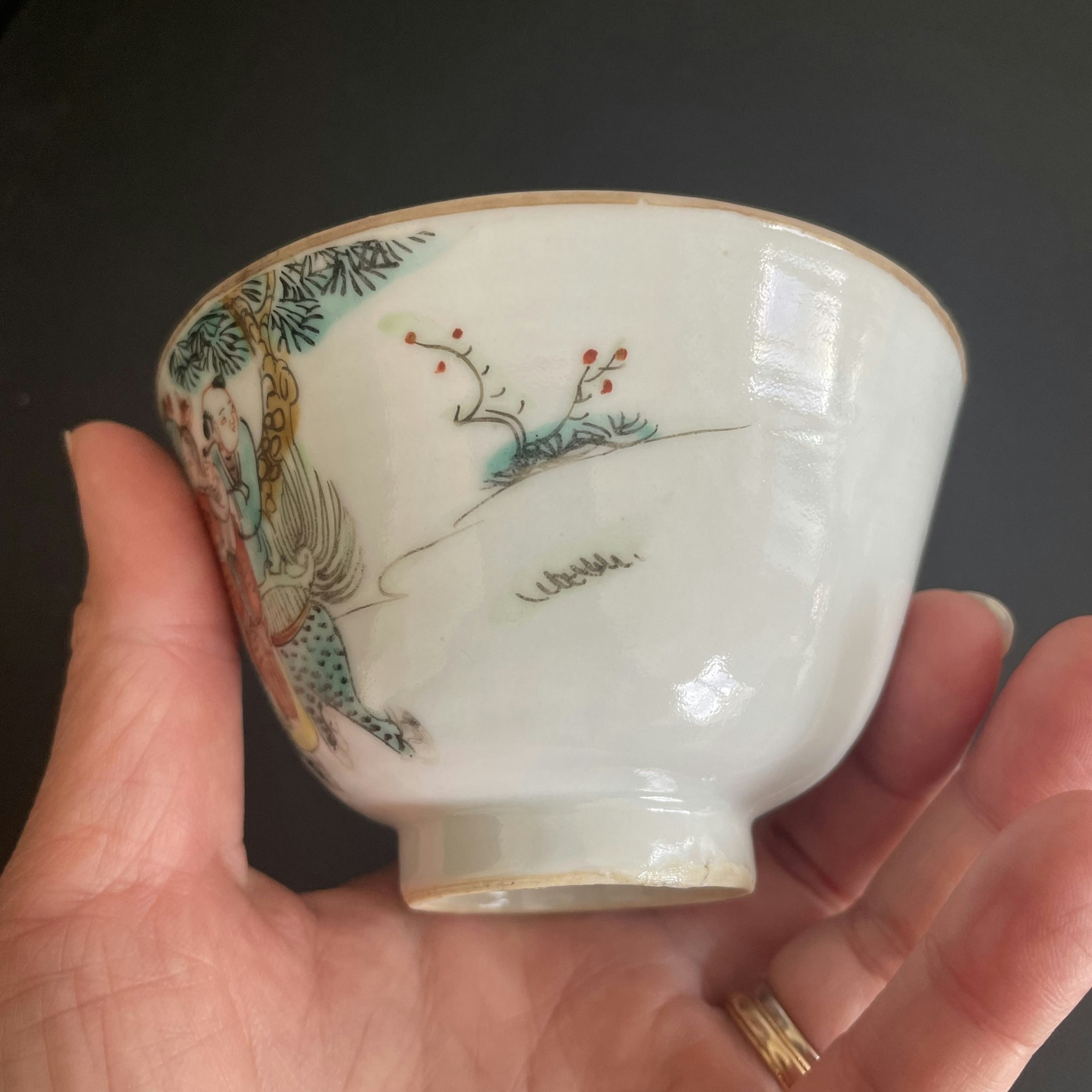 Chinese antique teacup decorated in Famille Rose, Tongzhi, Late Qing #1673