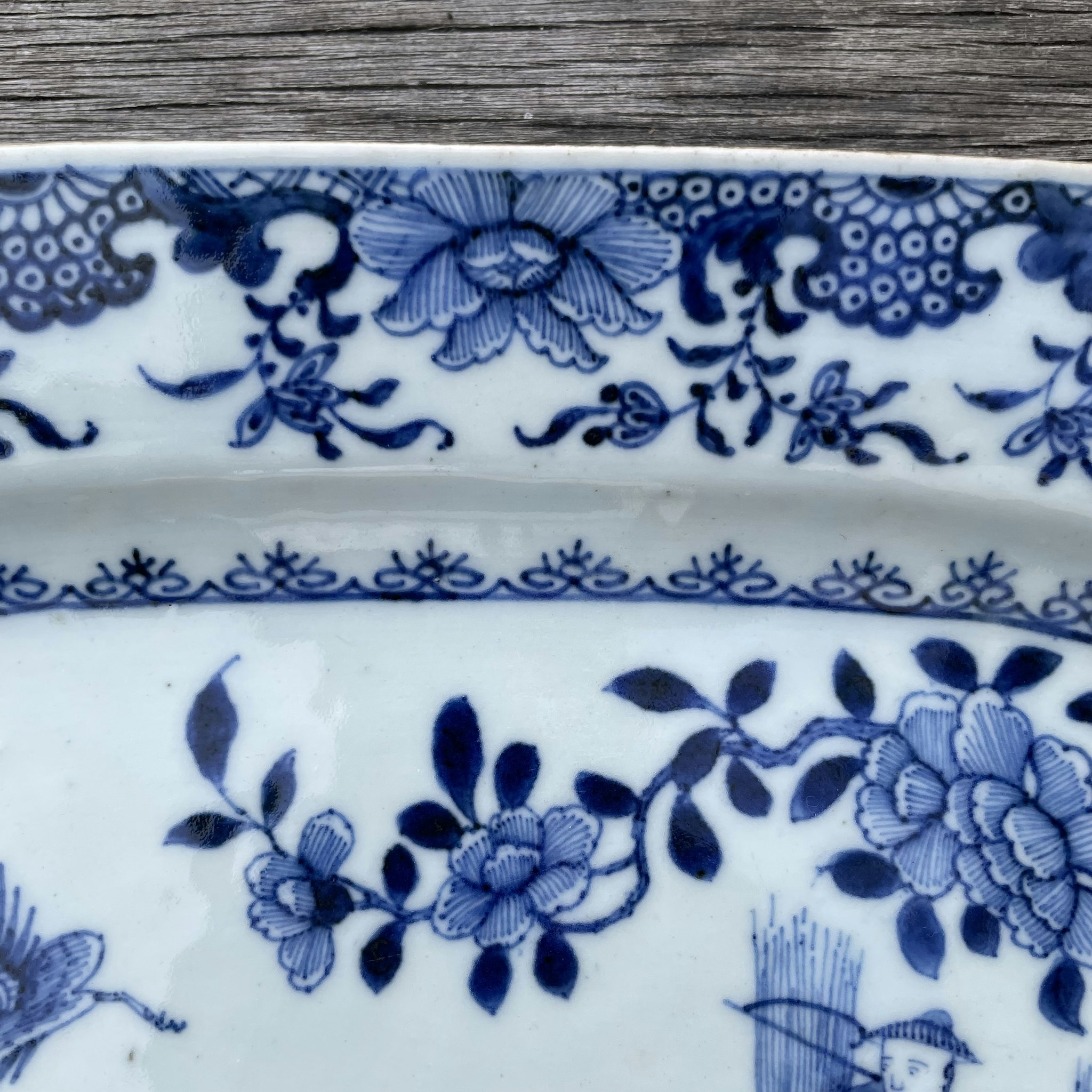 Chinese Antique blue and white porcelain platter, 18th C Qianlong period #1695