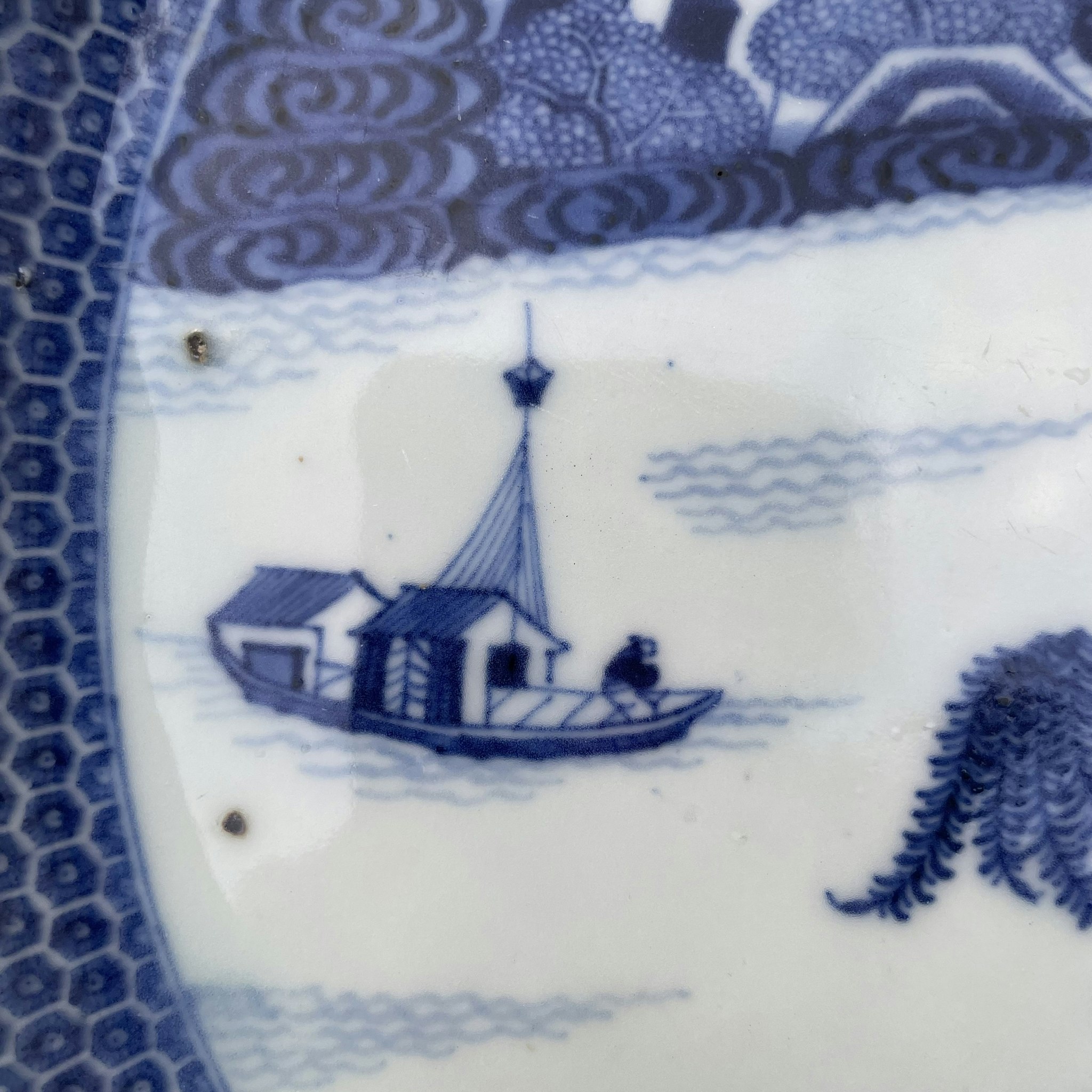 Chinese antique platter in blue and white, Qianlong period #1700