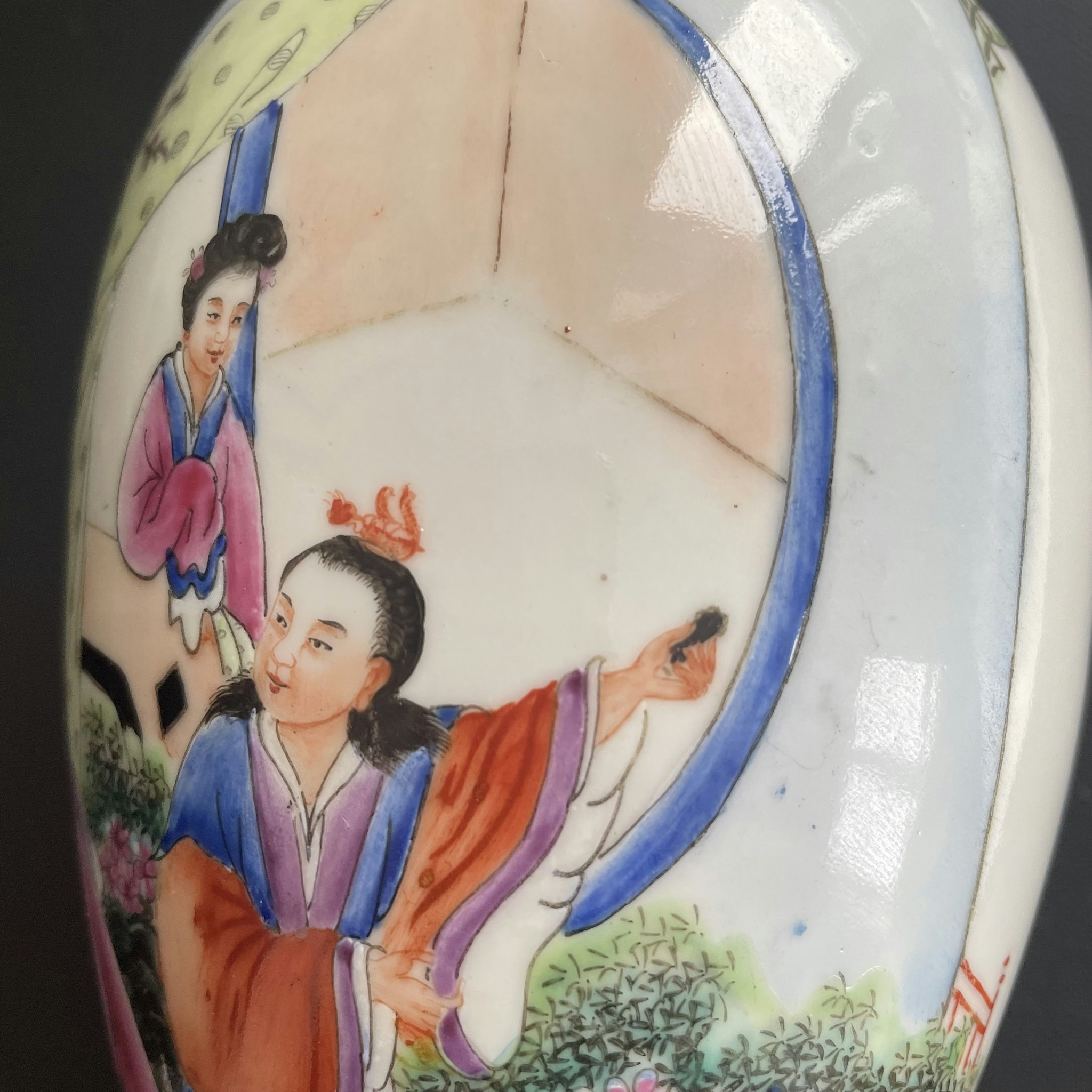 Chinese vintage famille rose vase 红楼梦，1950-1970's  #1738