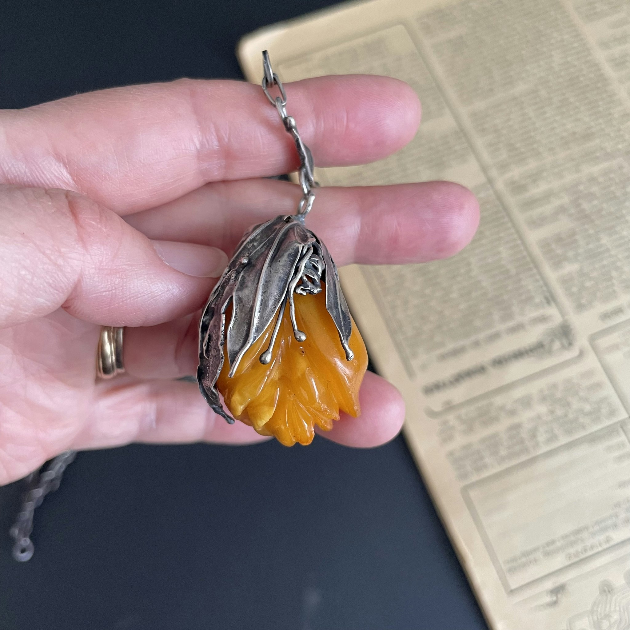 Natural amber pendant with silver egg yolk hand carved flower 37g #1758