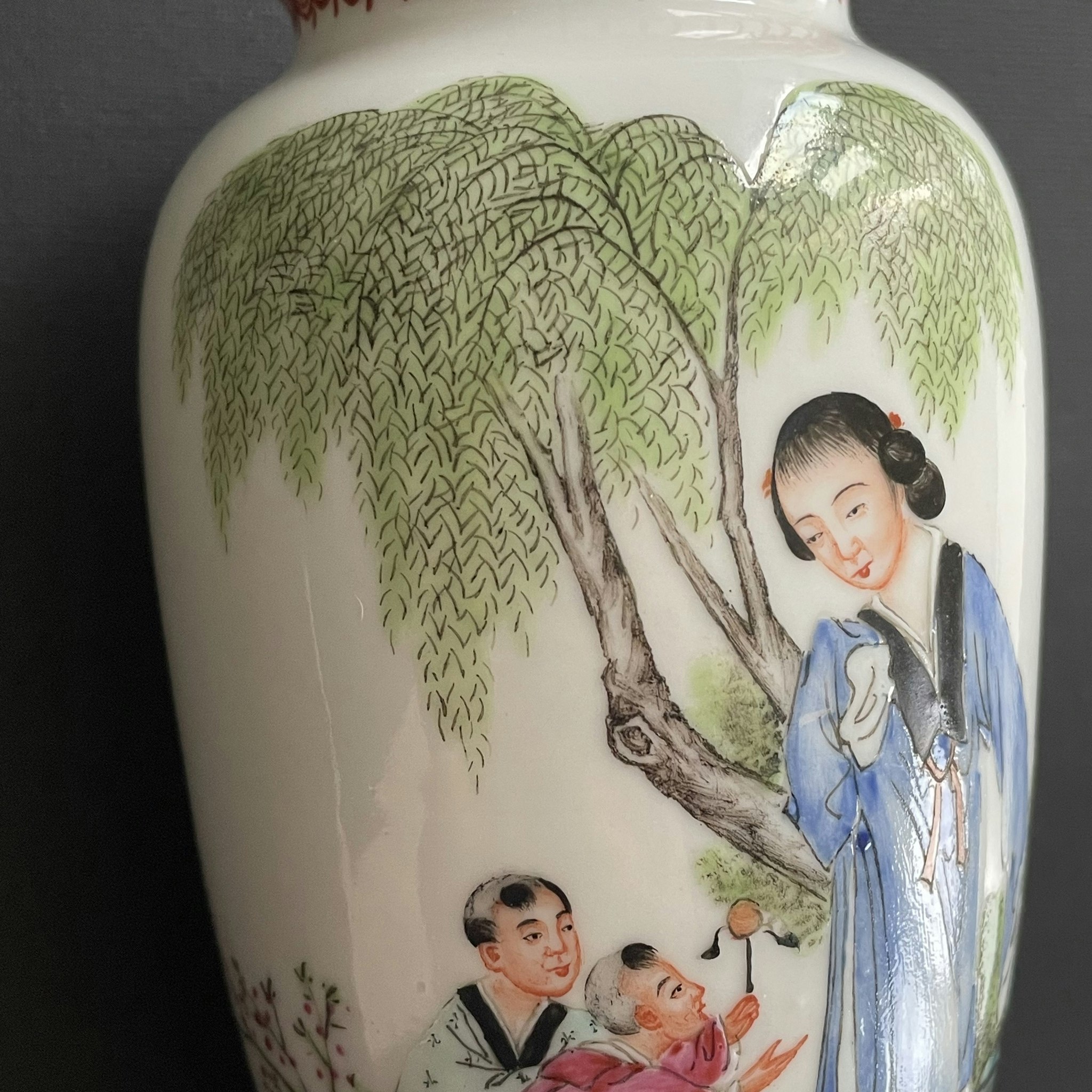 Chinese Antique porcelain vase, Republic period #1762