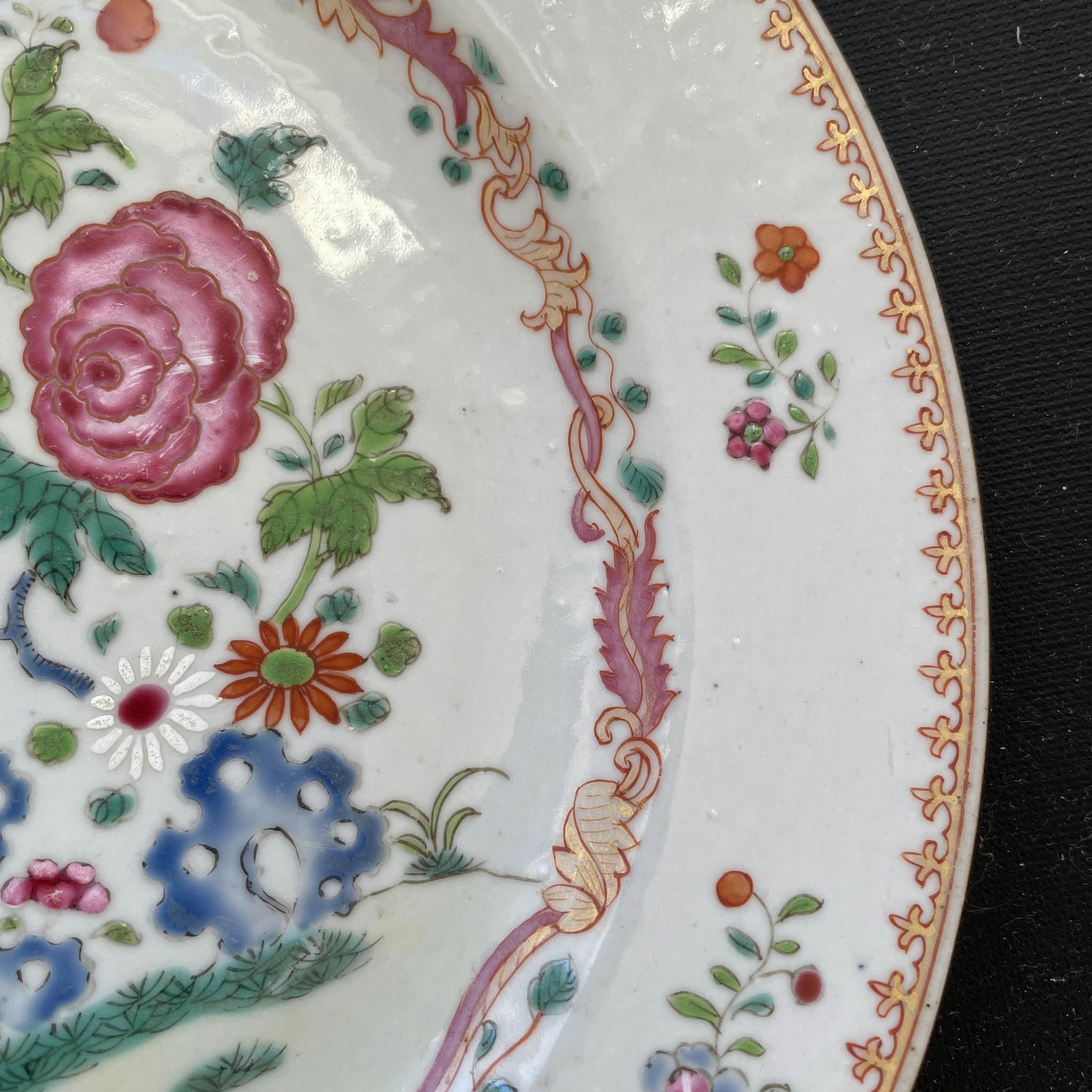 Chinese Antique famille rose porcelain Plate, Qianlong Period #1777