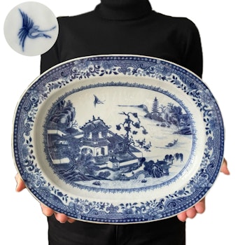 Chinese antique Deep Plate / Platter blue and white, Qianlong period #1799