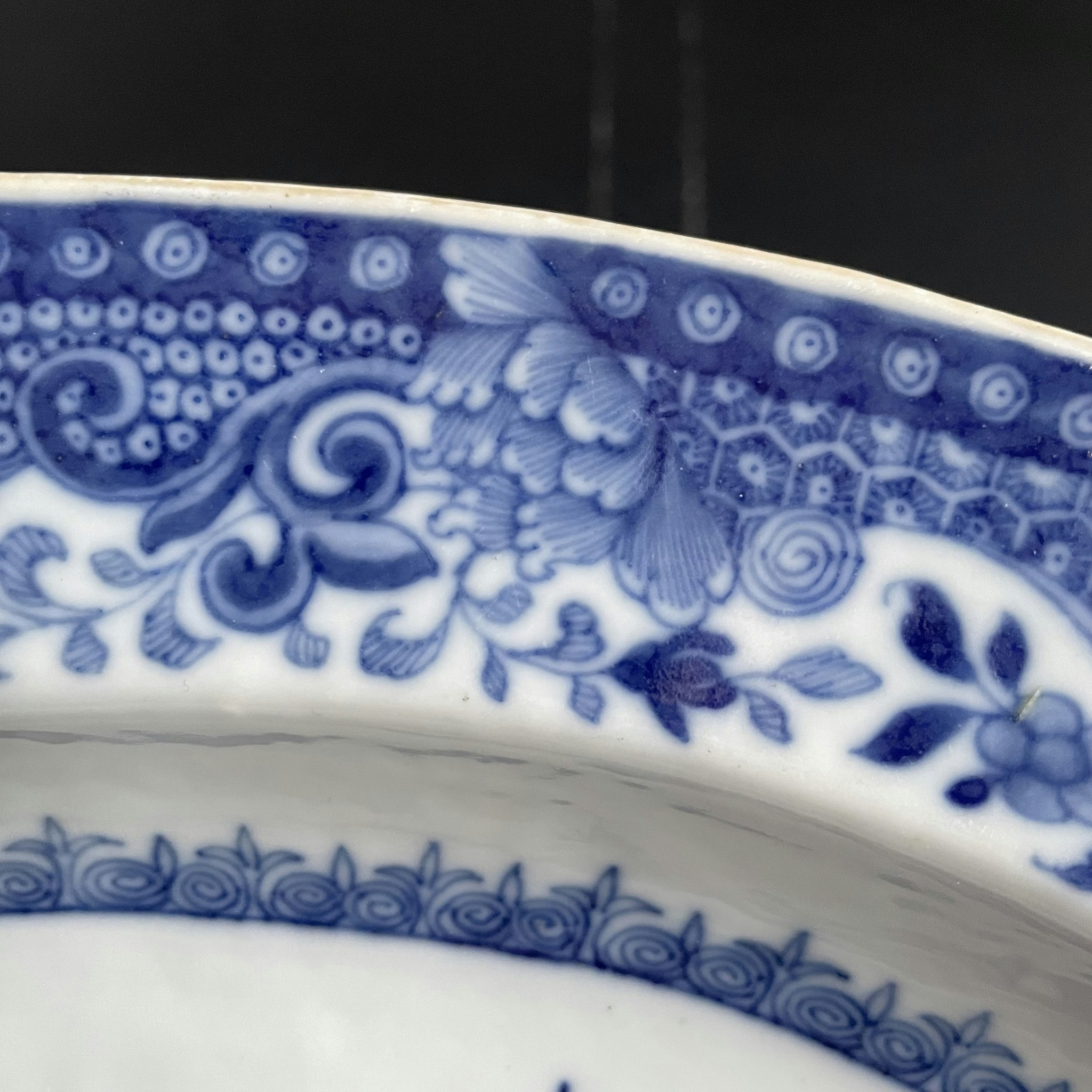 Chinese antique Deep Plate / Platter blue and white, Qianlong period #1799