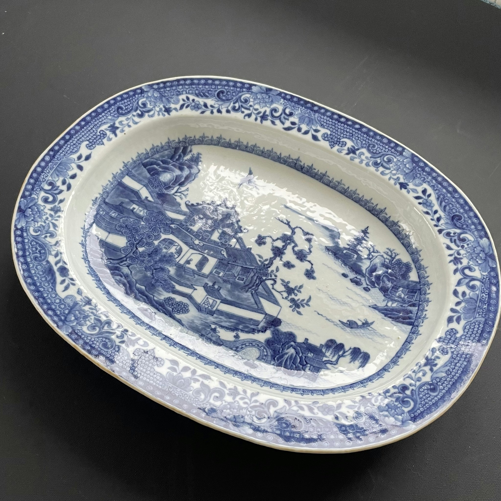 Chinese antique Deep Plate / Platter blue and white, Qianlong period #1799