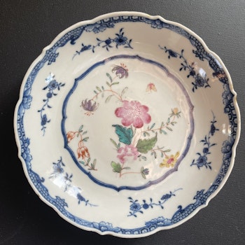 Chinese Antique porcelain Famille Rose Dish, 18th C Qianlong period #1818