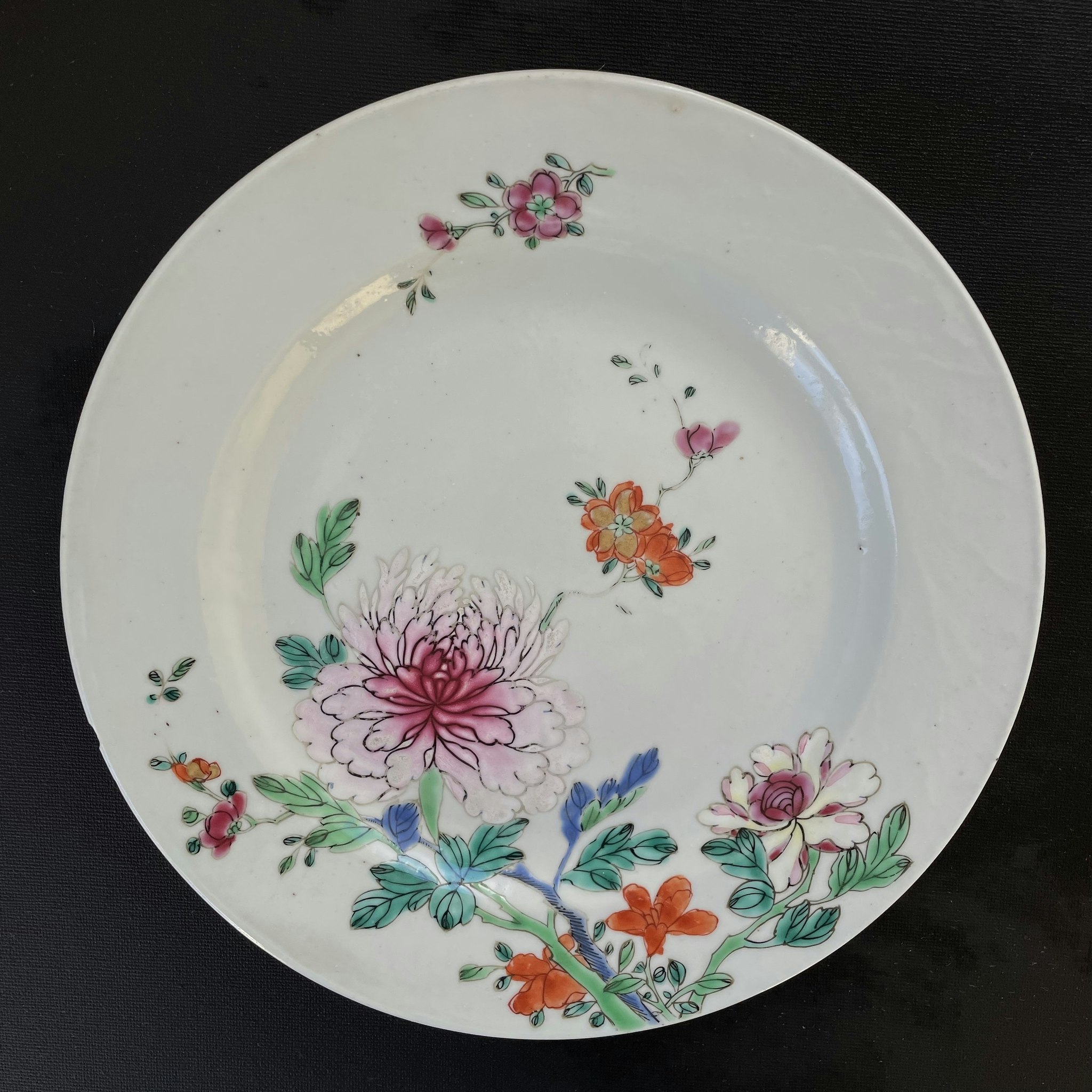 Chinese Antique Famille Rose plate, 18th C Yongzheng / Qianlong period #1820