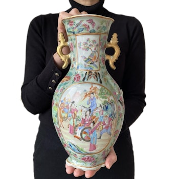 Chinese antique rose mandarin vase, first half of the 19th c, Daoguang #1825