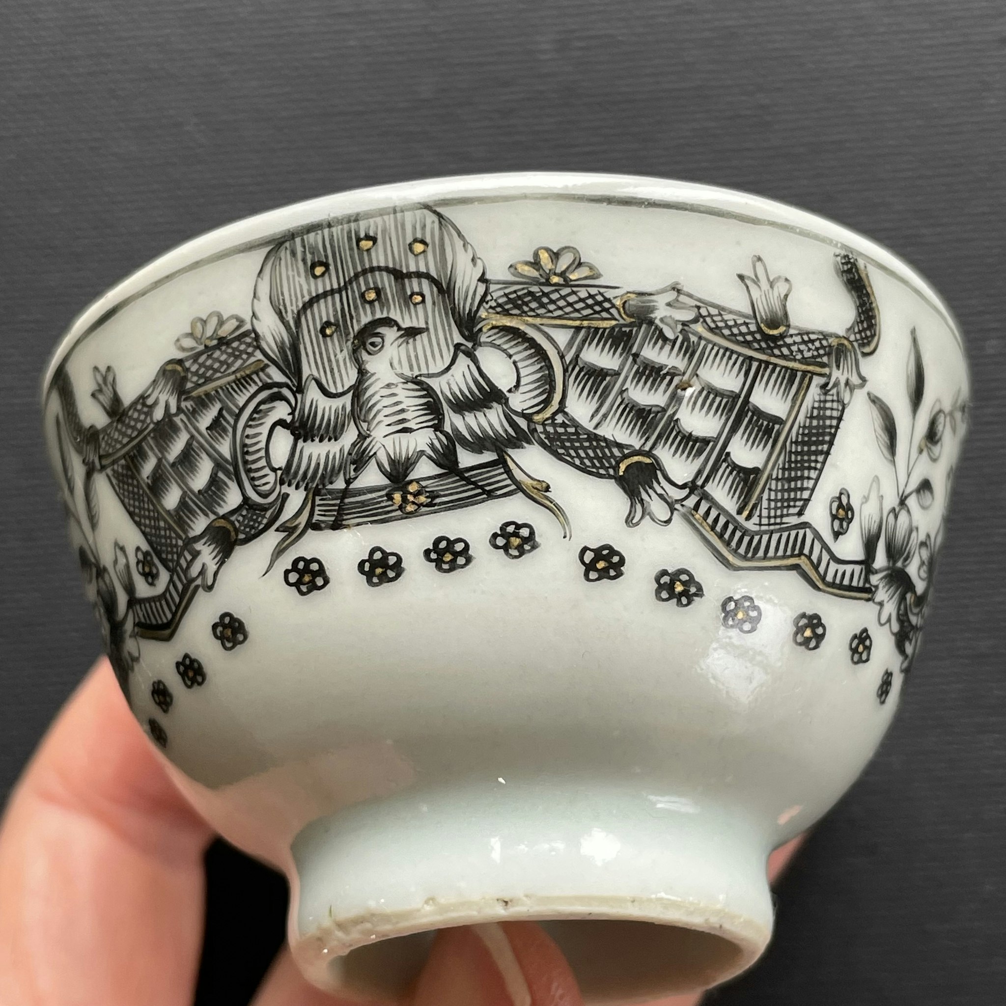 Chinese Antique export Grisaille Decorated Armorial Tea Cup Qianlong #1829