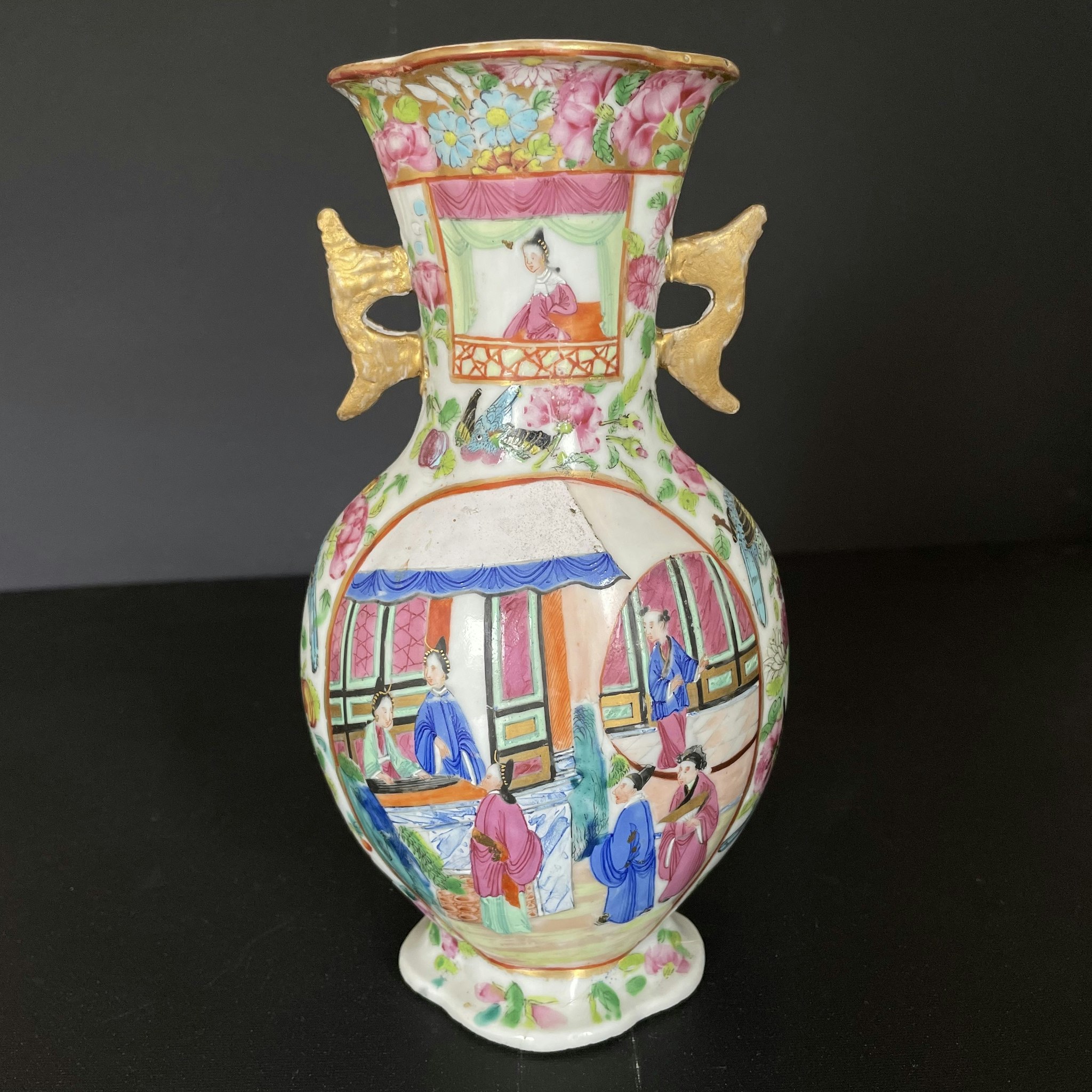 Chinese antique rose mandarin vase, first half of the 19th c, Daoguang #1812