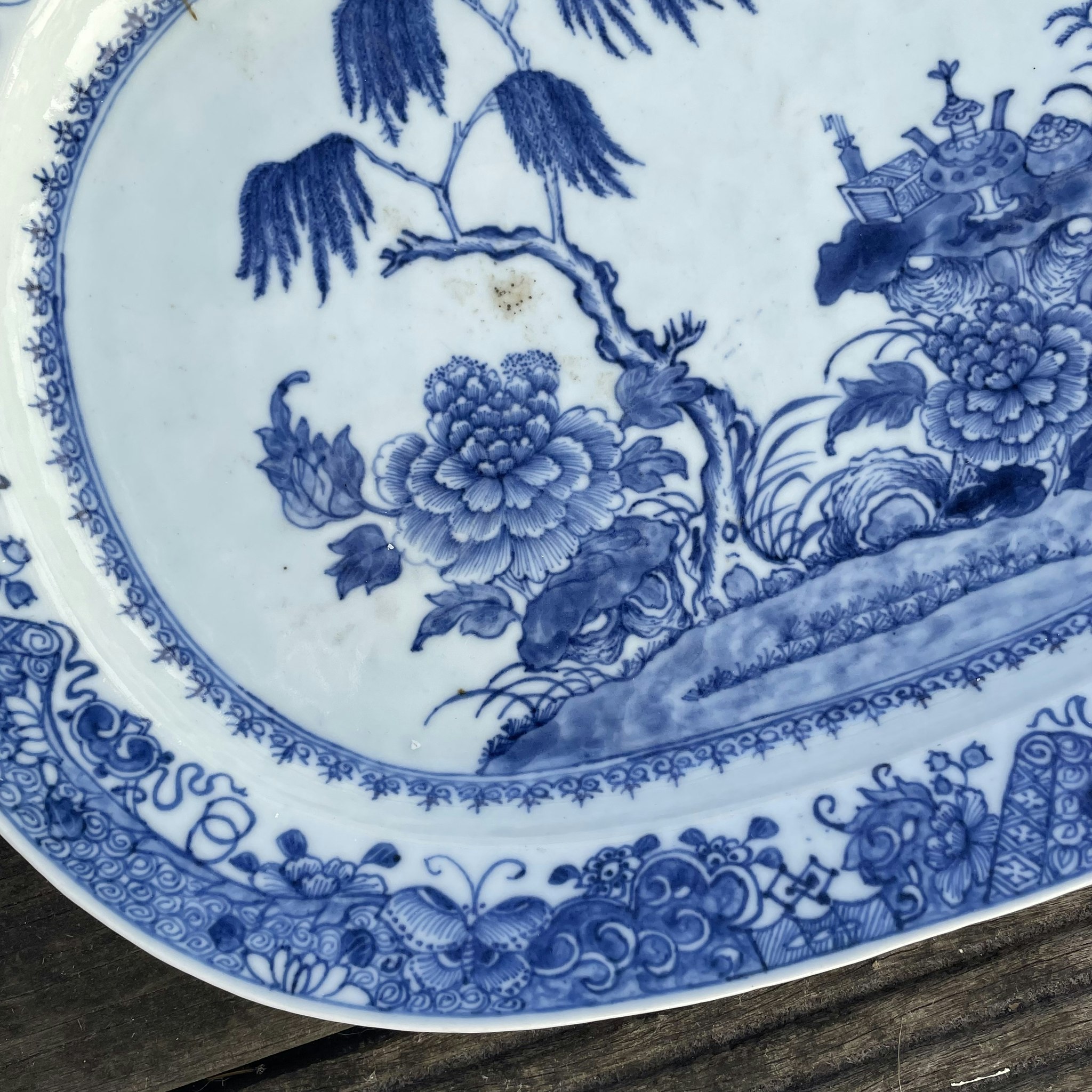 Chinese antique porcelain platter in blue and white, Qianlong period #1837
