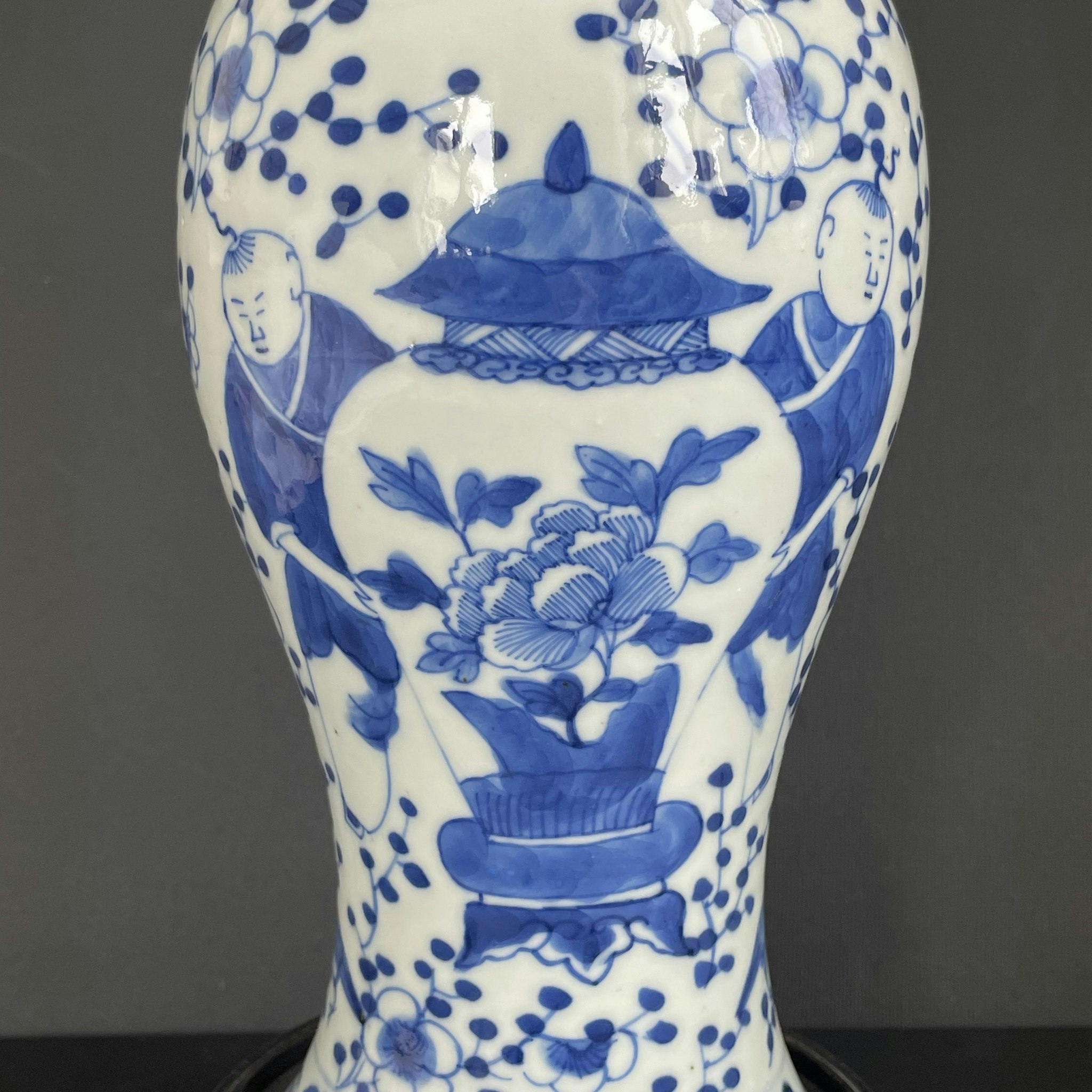 Chinese Antique underglazed blue and white lidded jar/ vase Late Qing Dynasty #1906